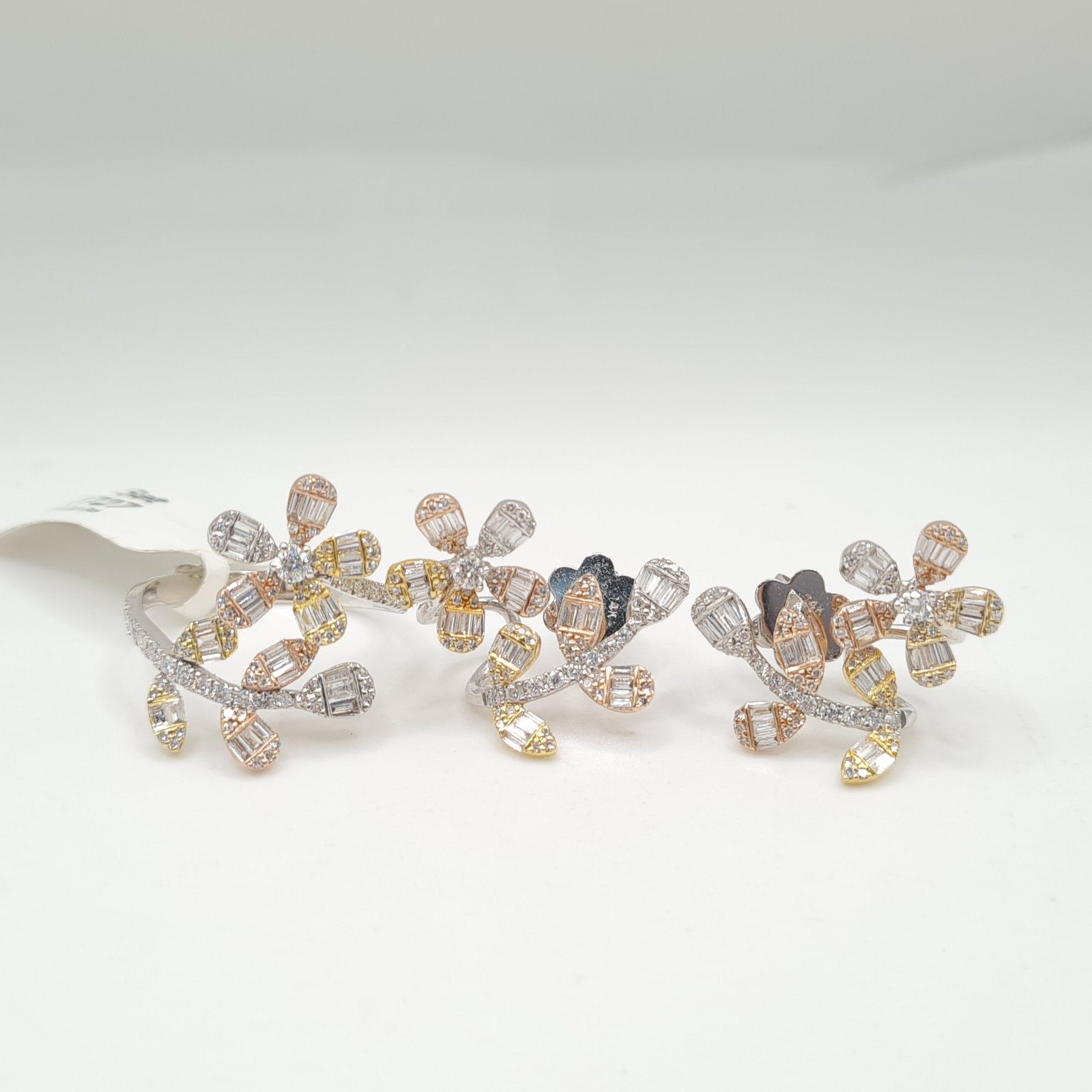 Three Tone Floral Overlap Diamond Jewelry Set 14K