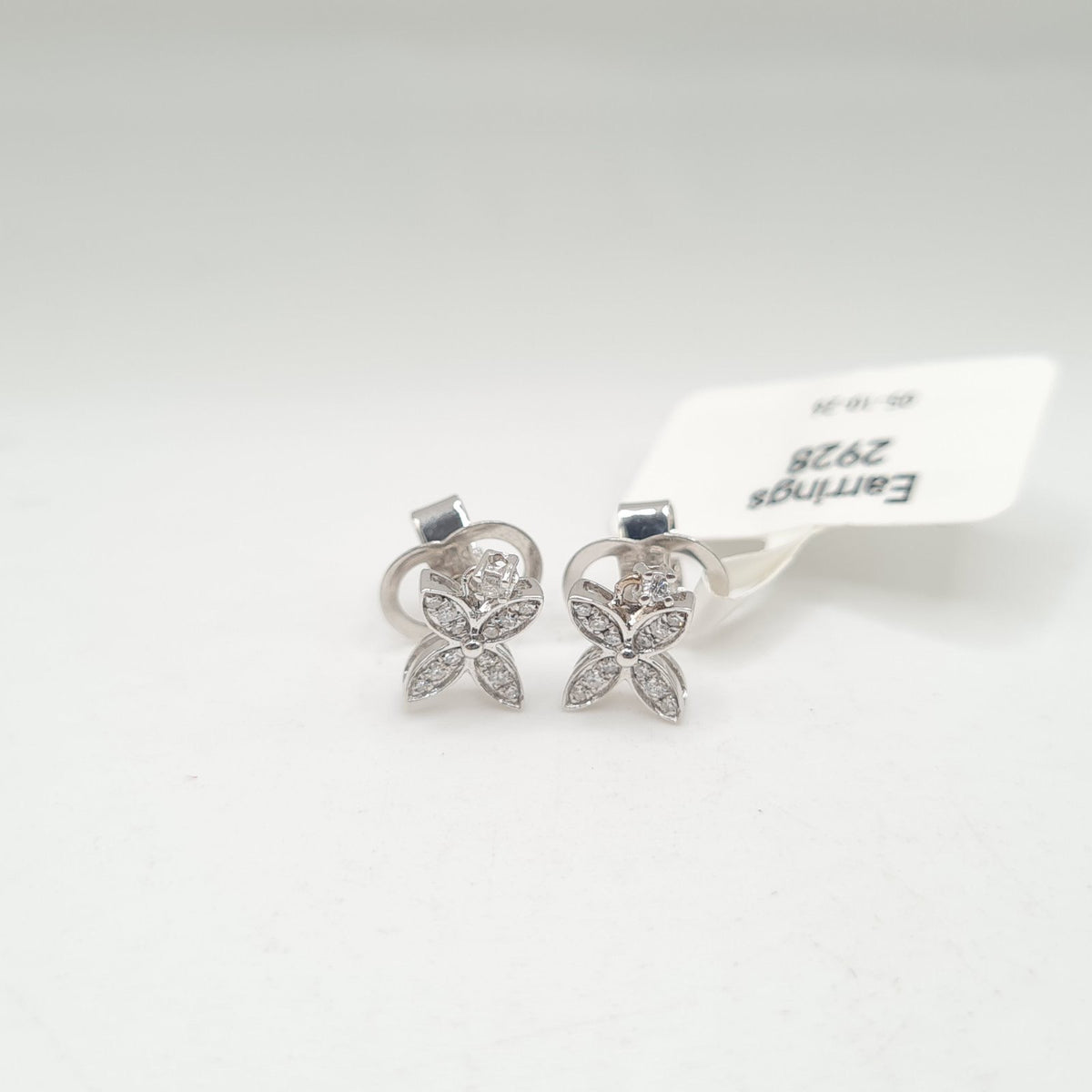X Dainty Round Floral Stud Diamond Earrings 14K
