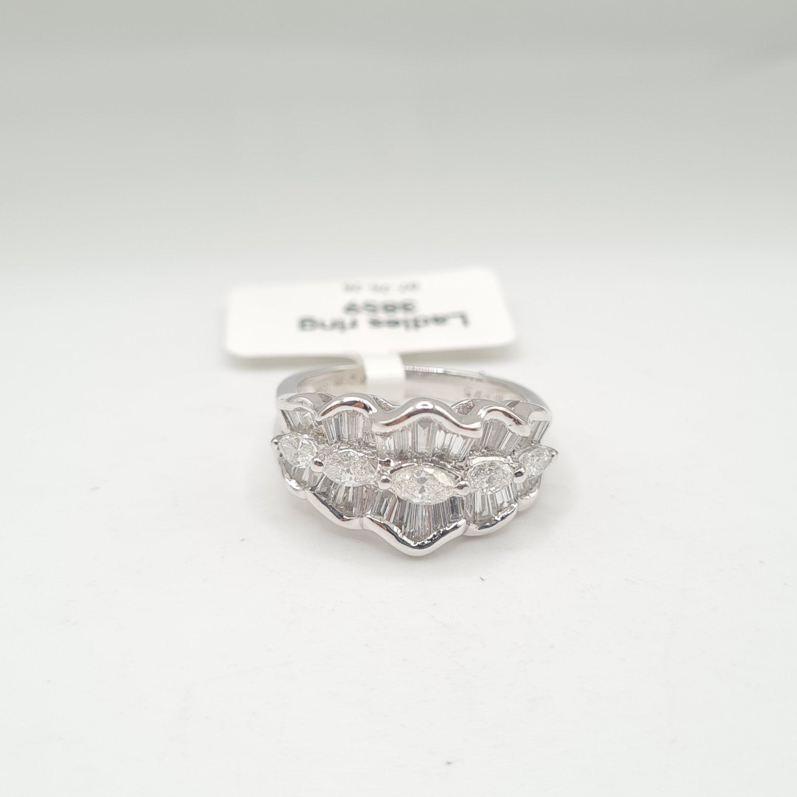 Half Eternity Wave Edge Oval Baguette Diamond Ring 18K