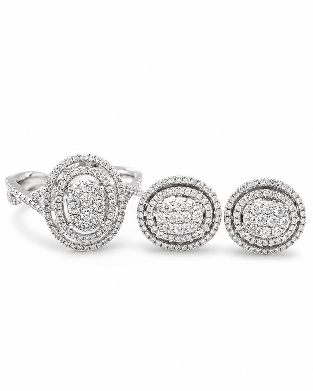 Classic Oval Halo Diamond Jewelry Set 14K
