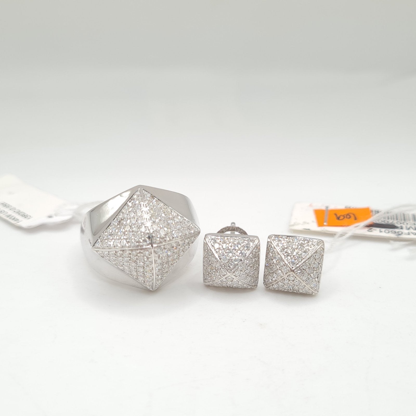 Pyramid Paved Diamond Jewelry Set 14K