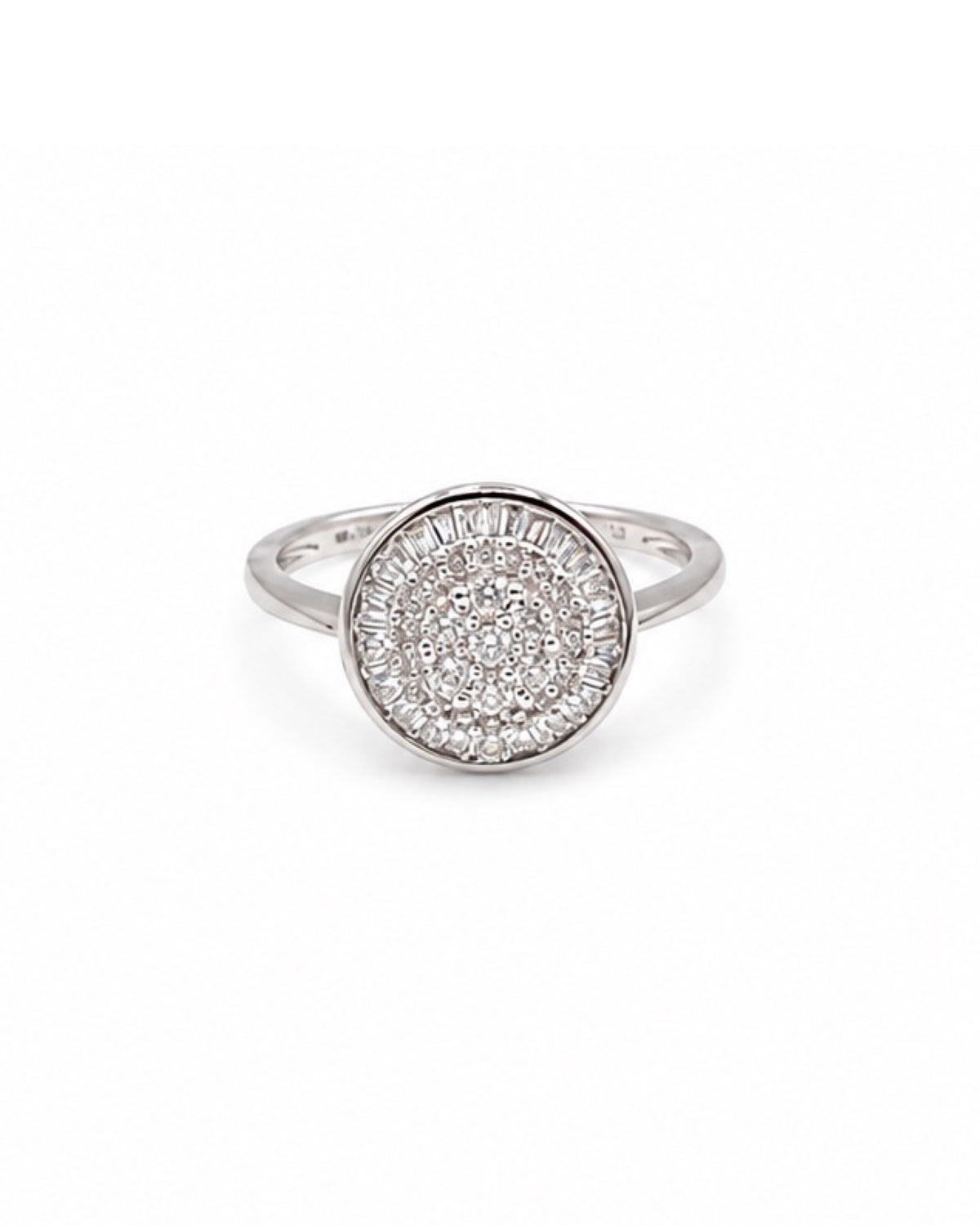 Classic Daily Round Halo Diamond Ring 18K