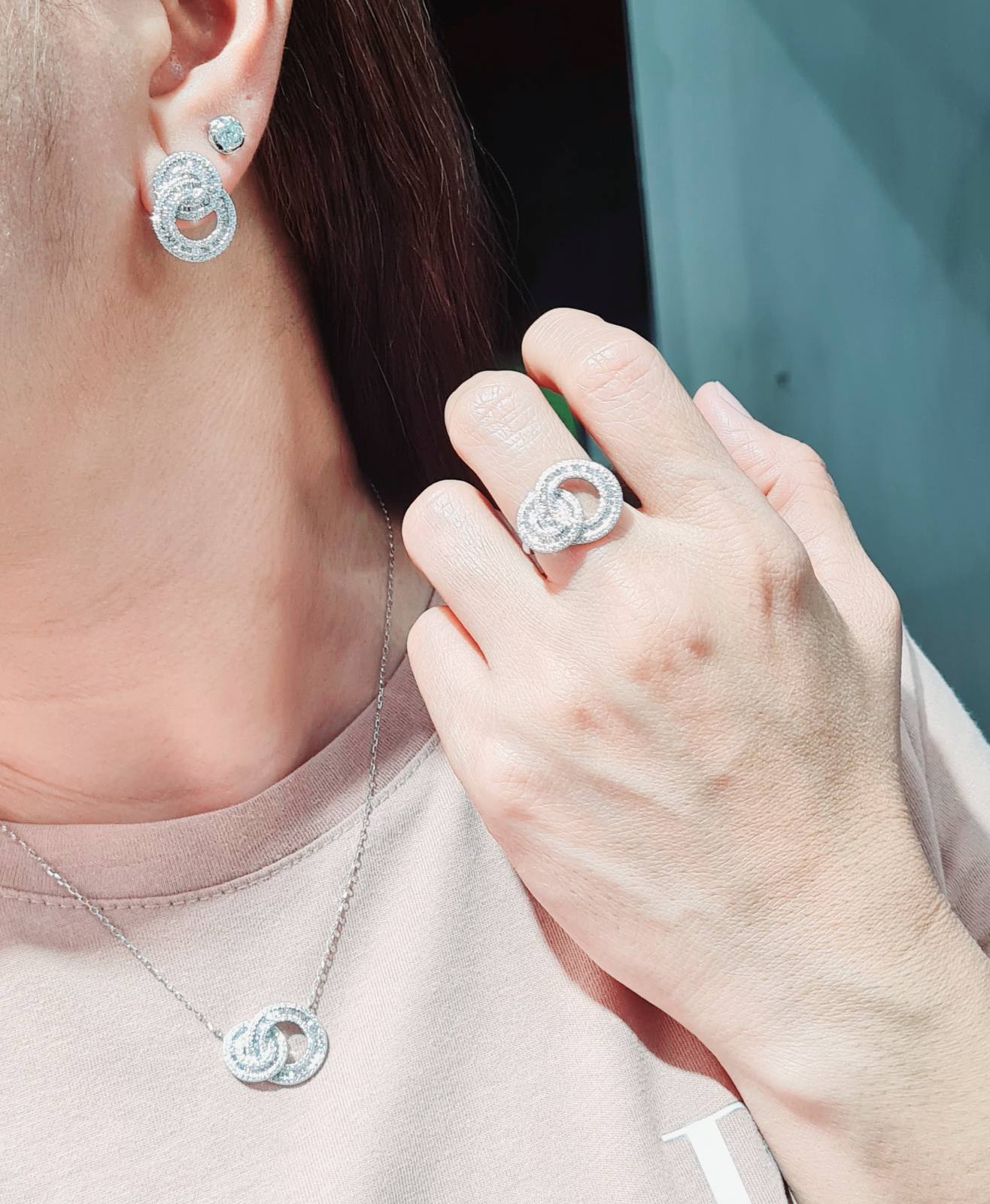 Classic Infinity Deco Diamond Jewelry Set 14K