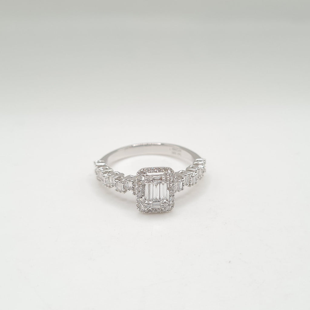 Classic Emerald Halo Diamond Ring 14K