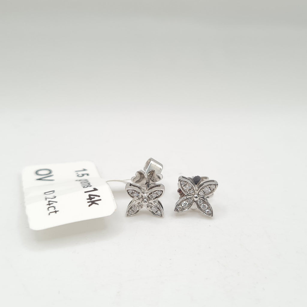 X Dainty Floral Stud Diamond Earrings 14K