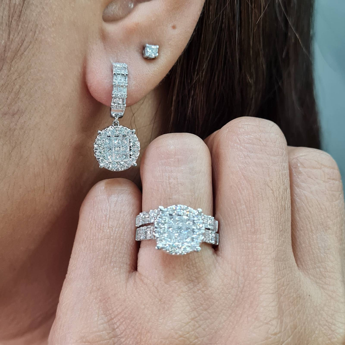 Classic Invisible Setting Round Dangling Diamond Jewelry Set 14K