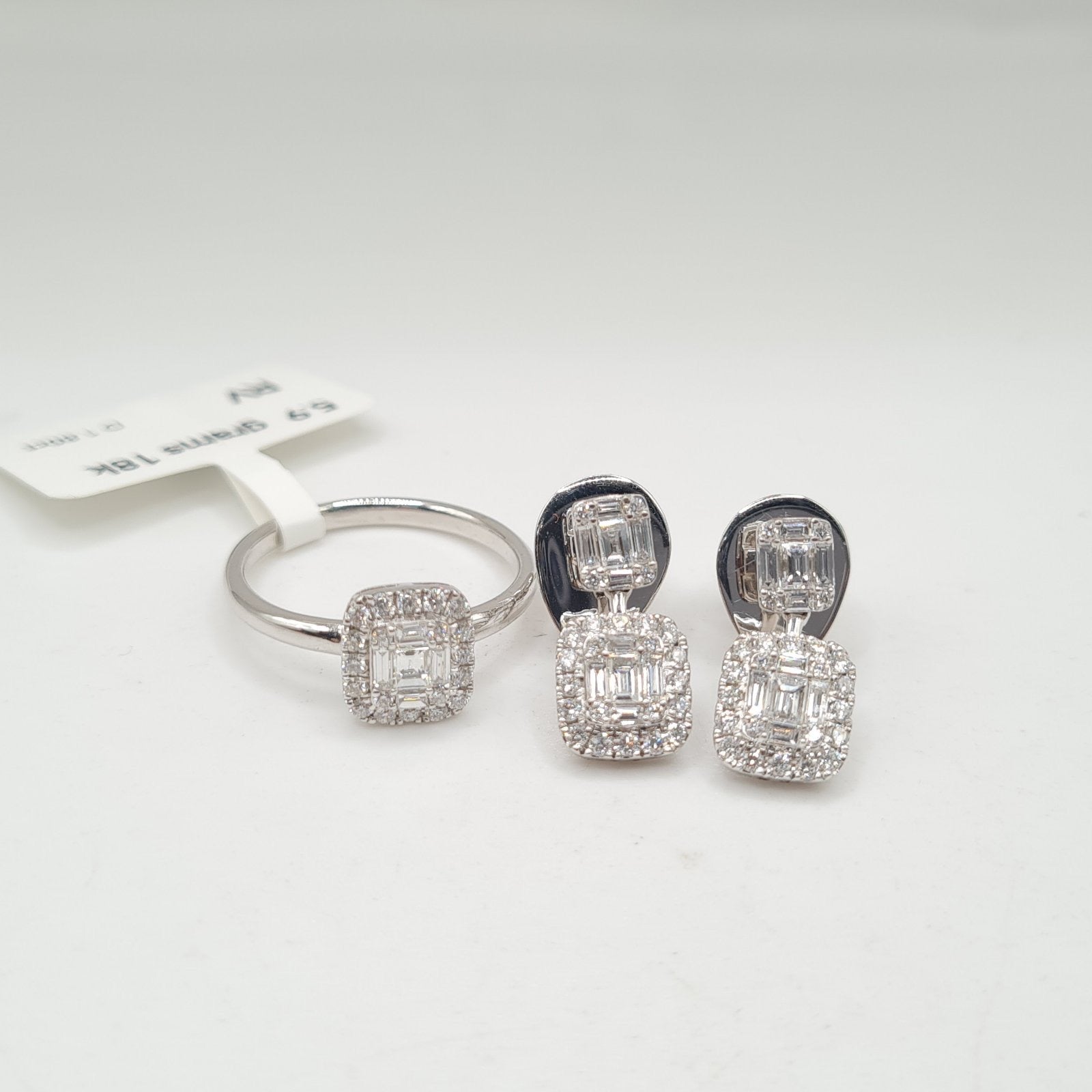 Classic Emerald Drop Diamond Jewelry Set 18K