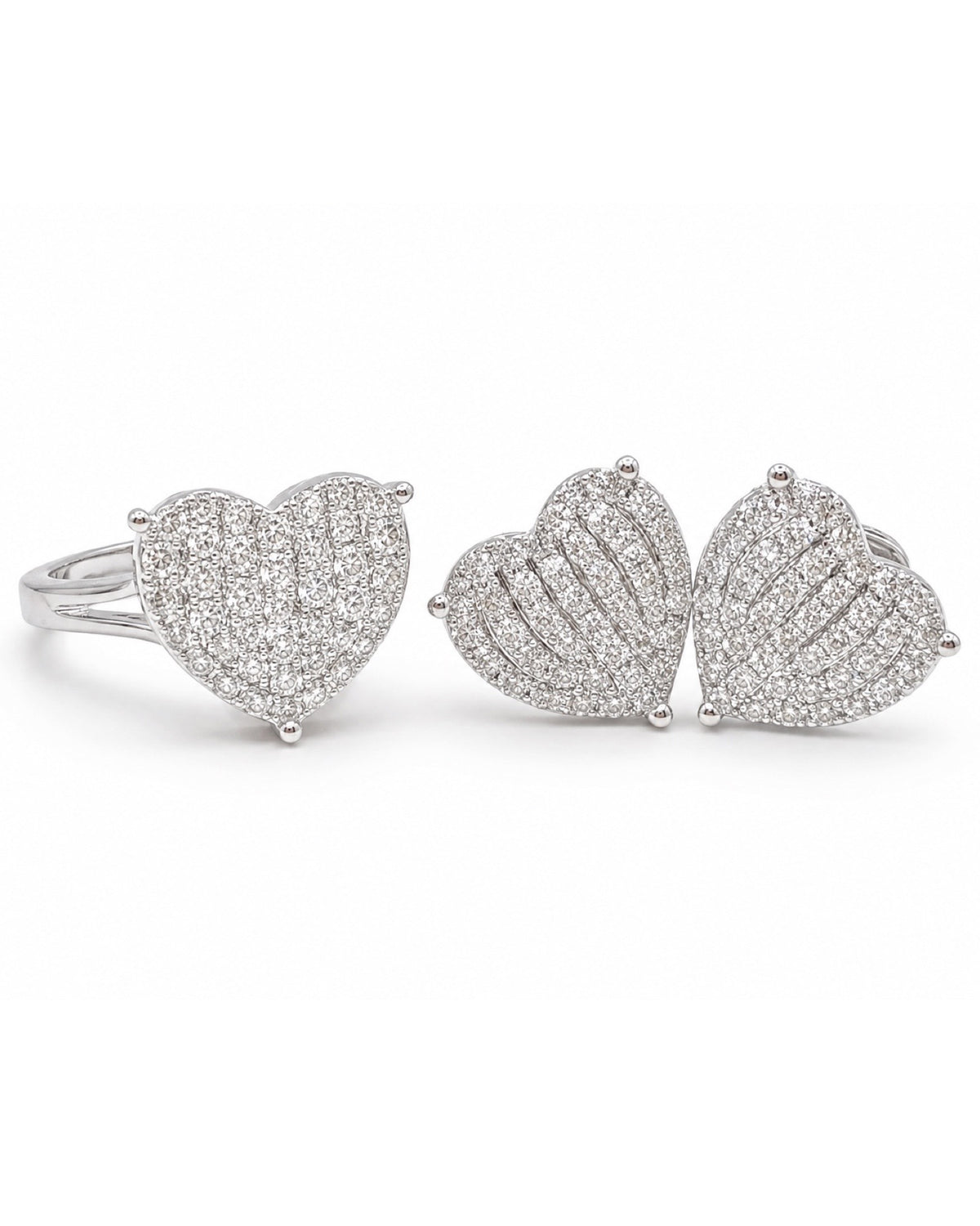 Classic Heart Paved Diamond Jewelry Set 14K