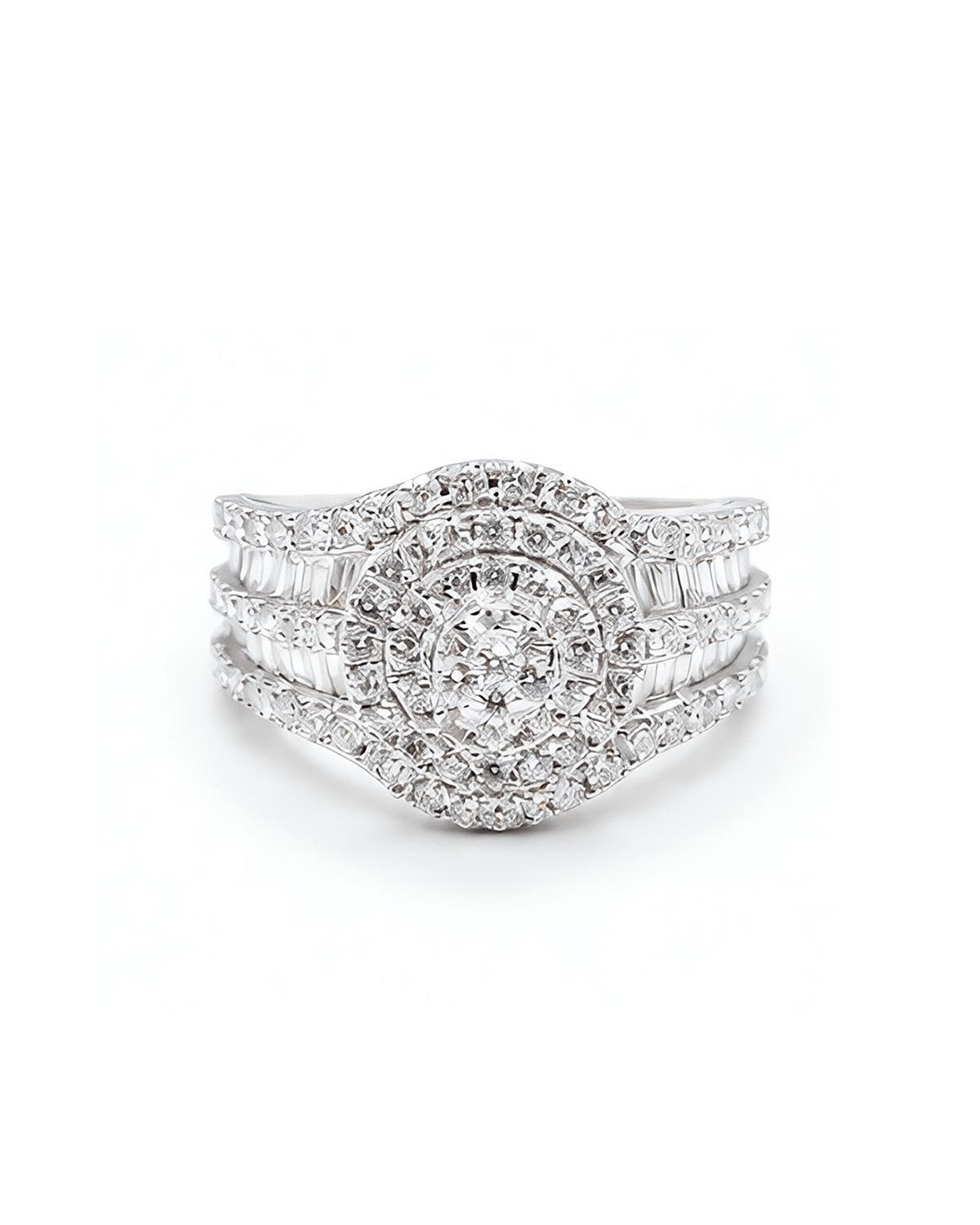 Classic Round Baguette Shank Diamond Ring 18K