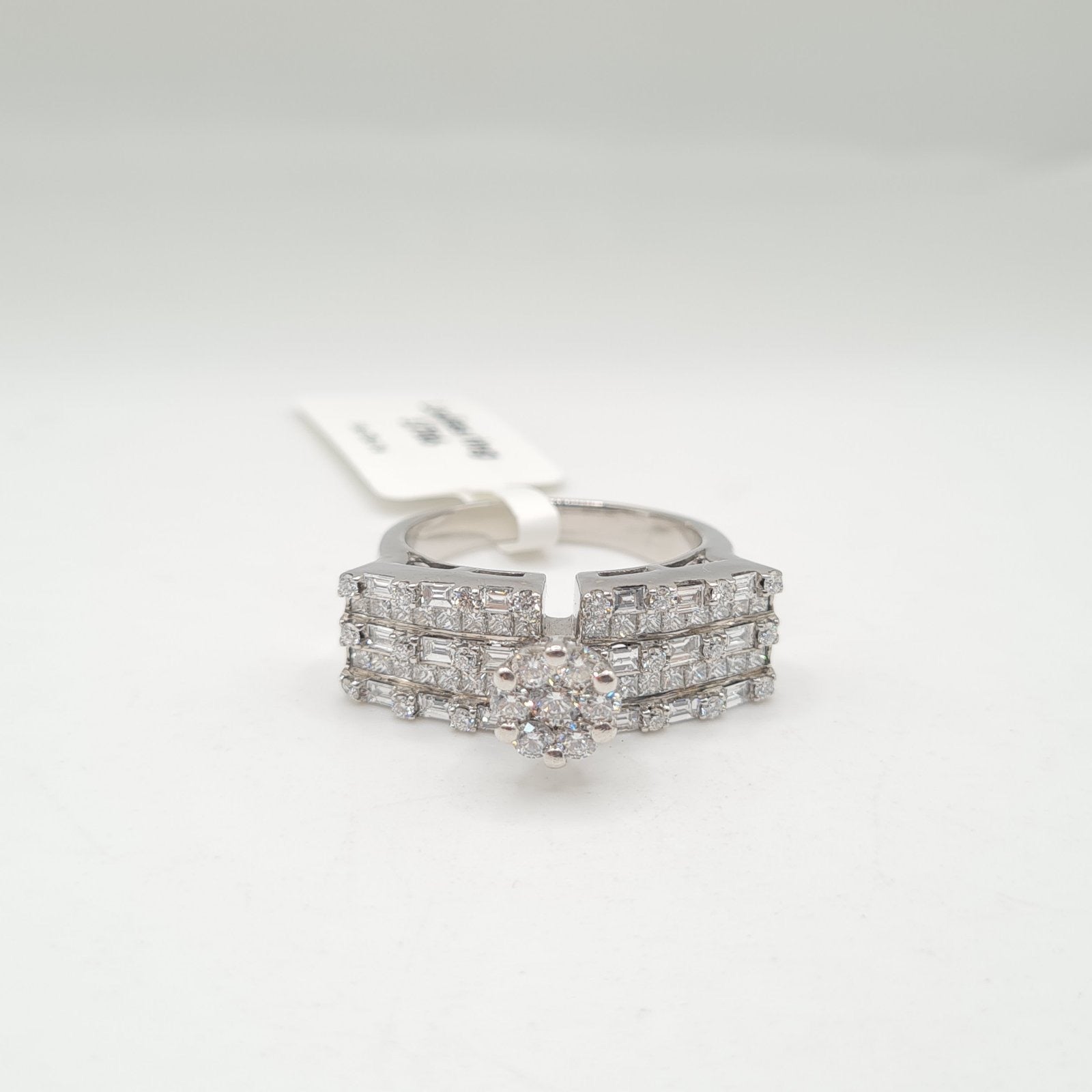 Round Baguette Tank Diamond Ring 18K
