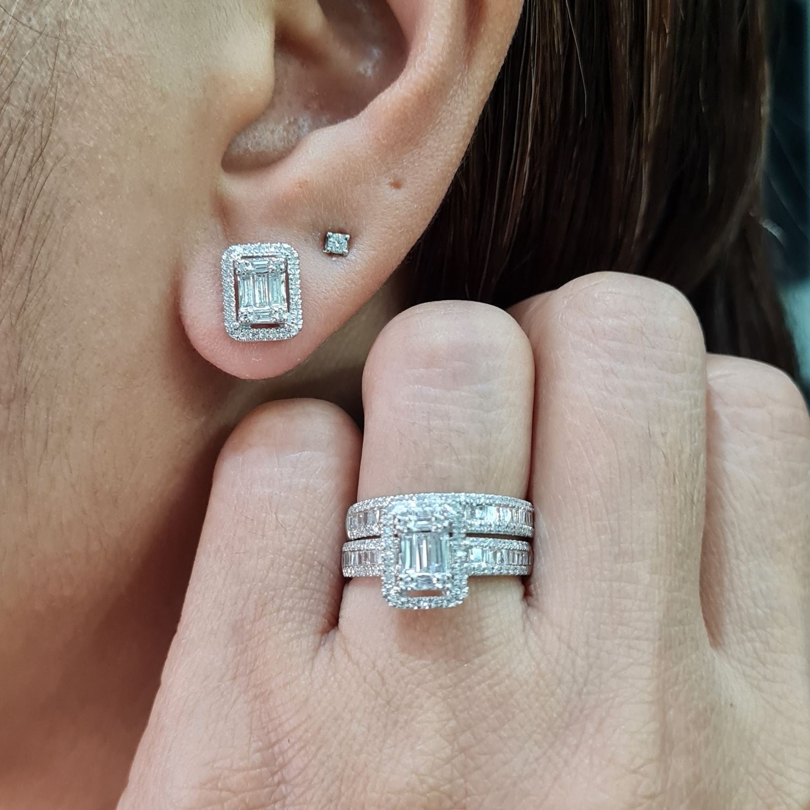 Classic Emerald Halo Twin Ring Baguette Diamond Jewelry Set 14K