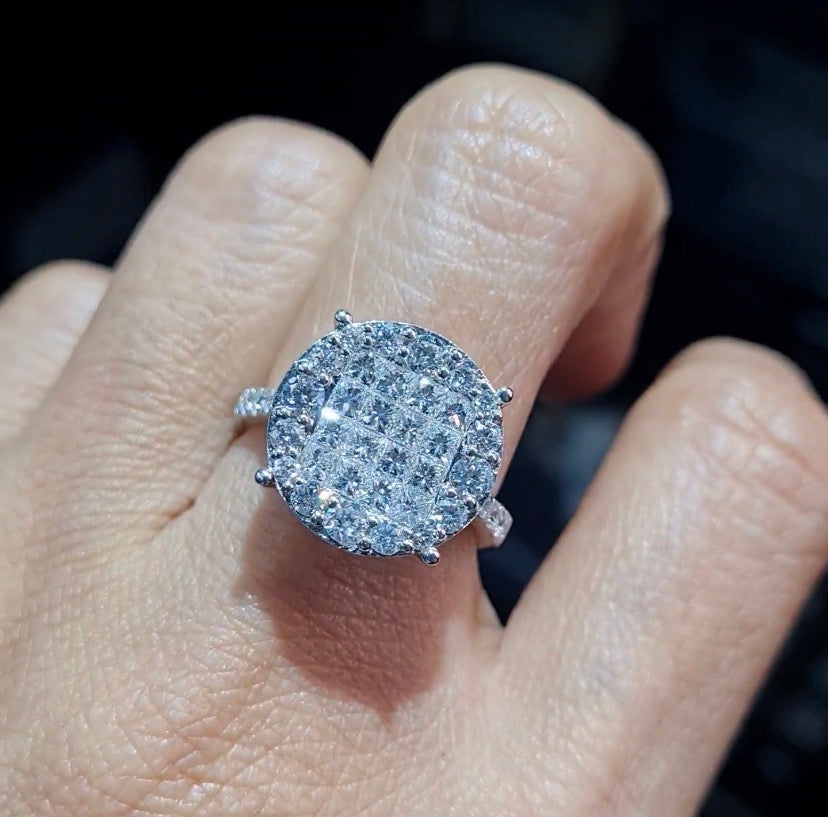 Classic Round Invisible Setting Paved Diamond Ring 18K