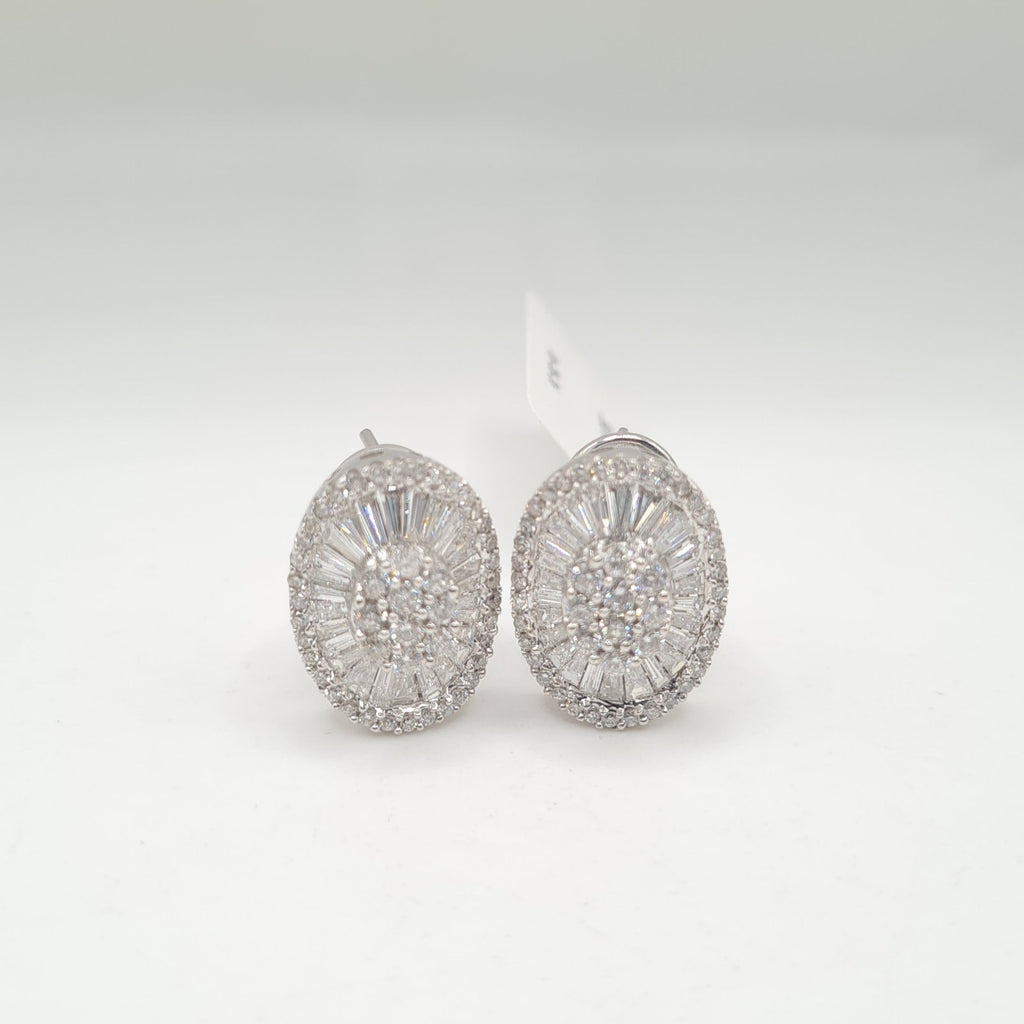 Classic Oval Baguette Diamond Earrings 18K