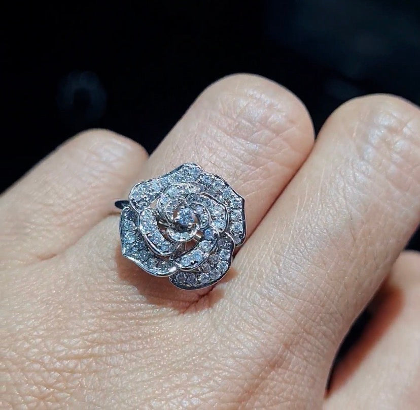 Classic Flower Bloomy Rose Diamond Ring 18K
