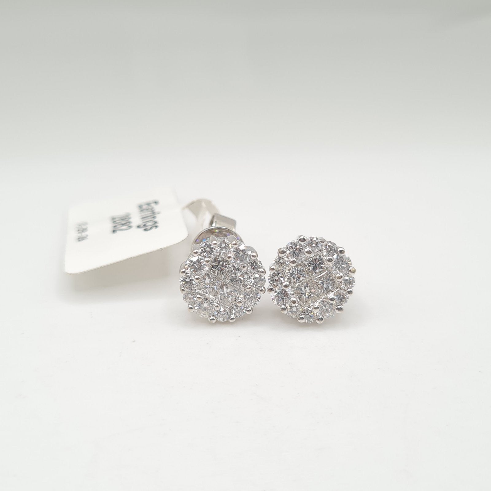 Classic Round Invisible Setting Diamond Earrings 18K