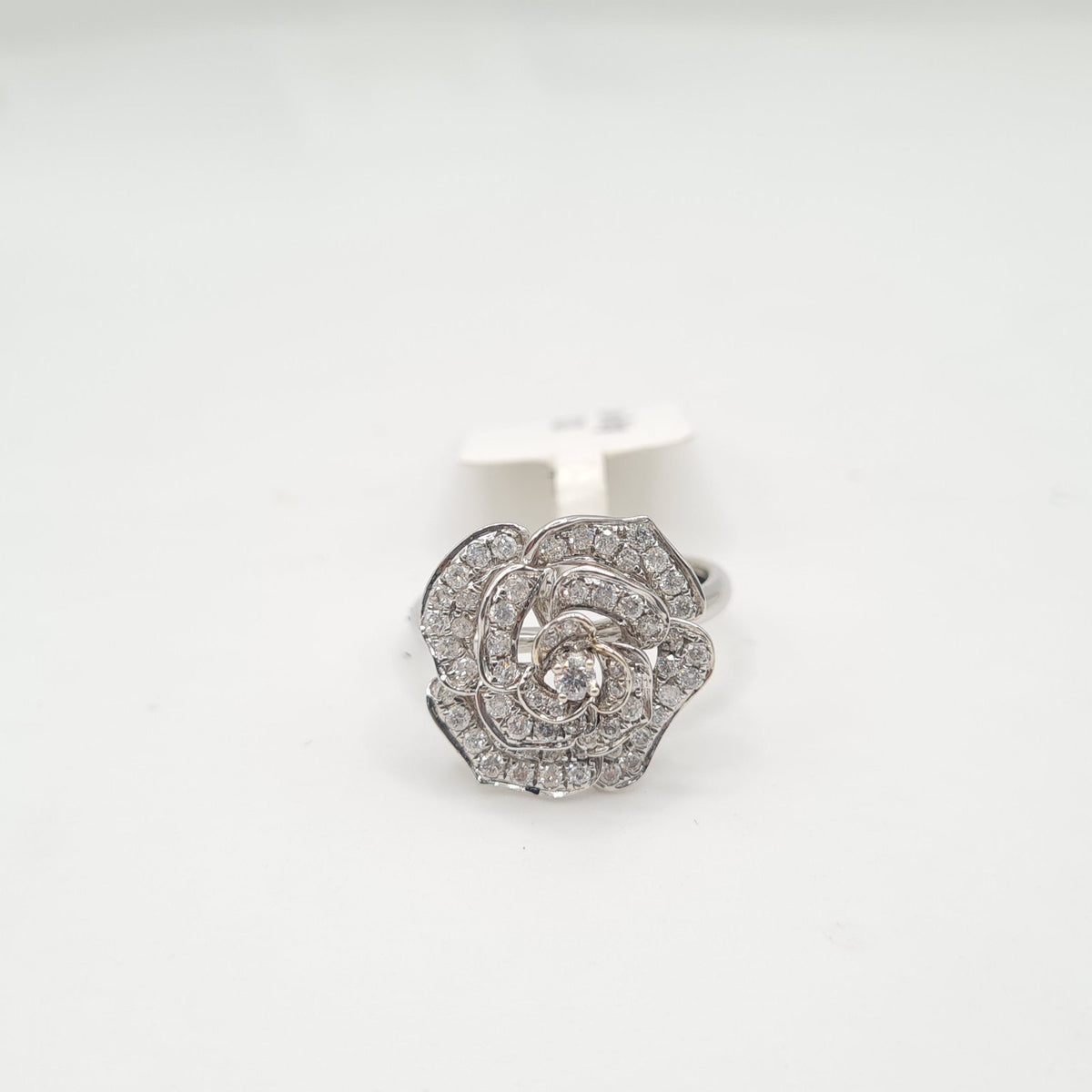 Classic Flower Bloomy Rose Diamond Ring 18K