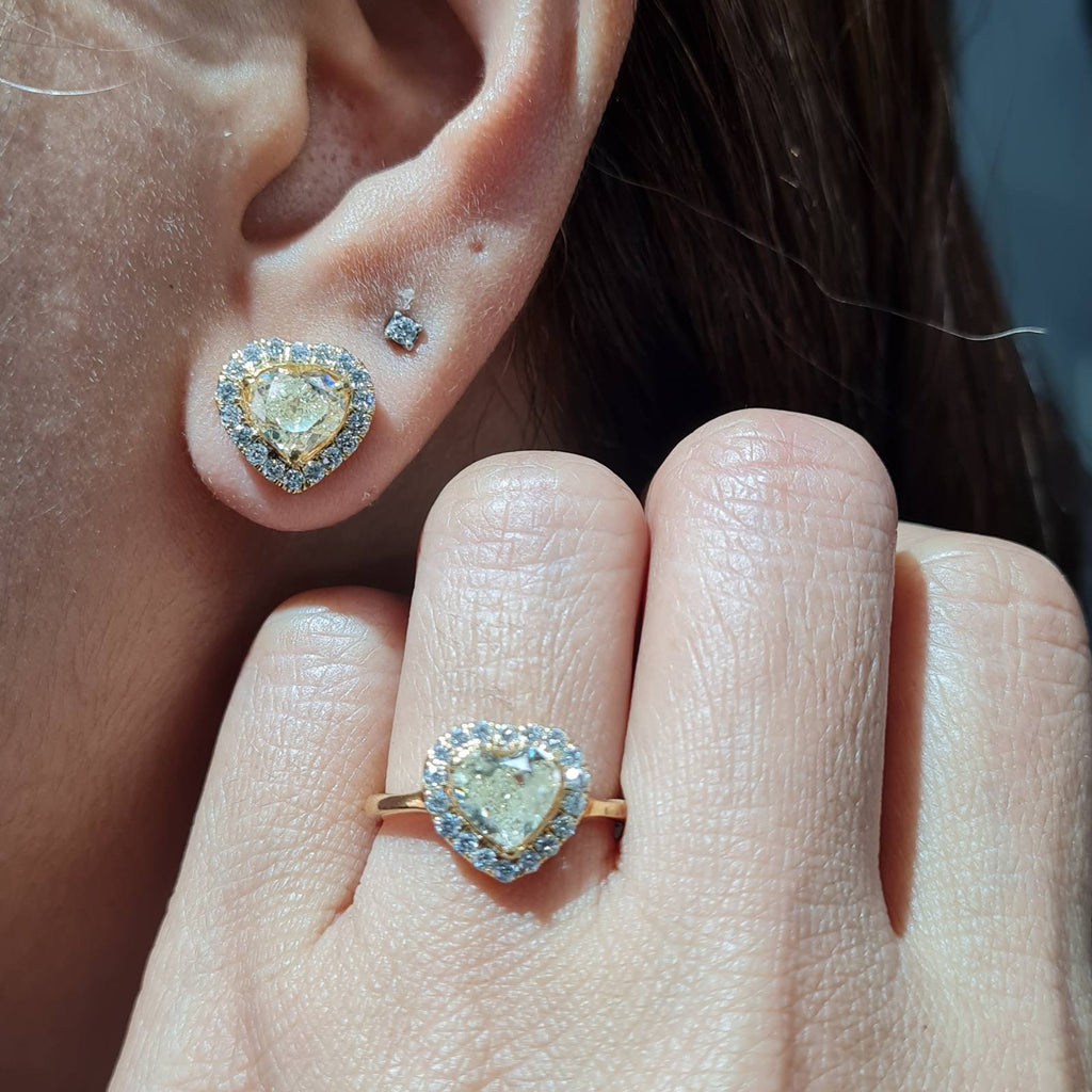 Classic Heart 6.20cts Solitaire Halo Golden Stud Diamond Jewelry Set 14K