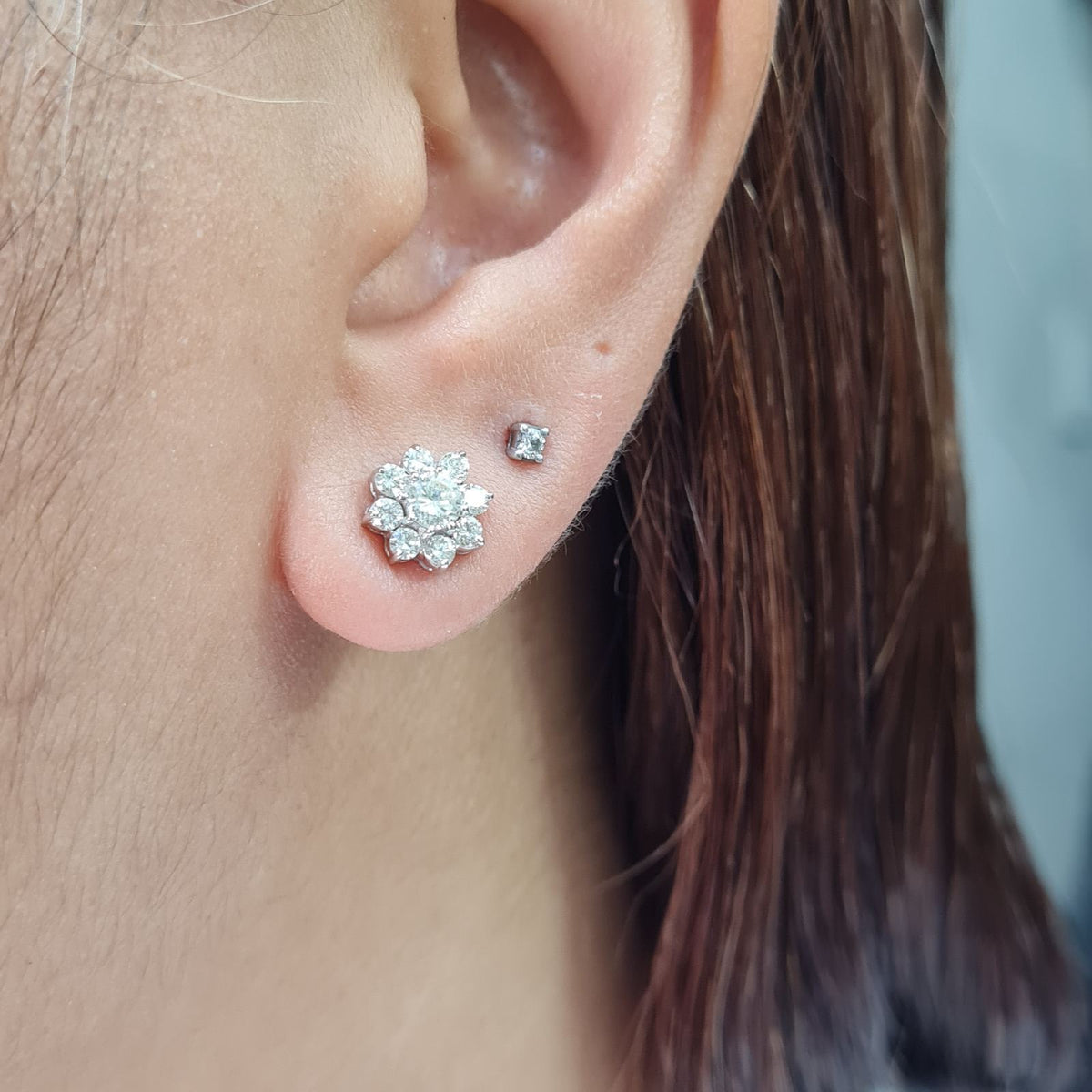 Classic Floral Round Solitaire Stud Diamond Earrings 14K