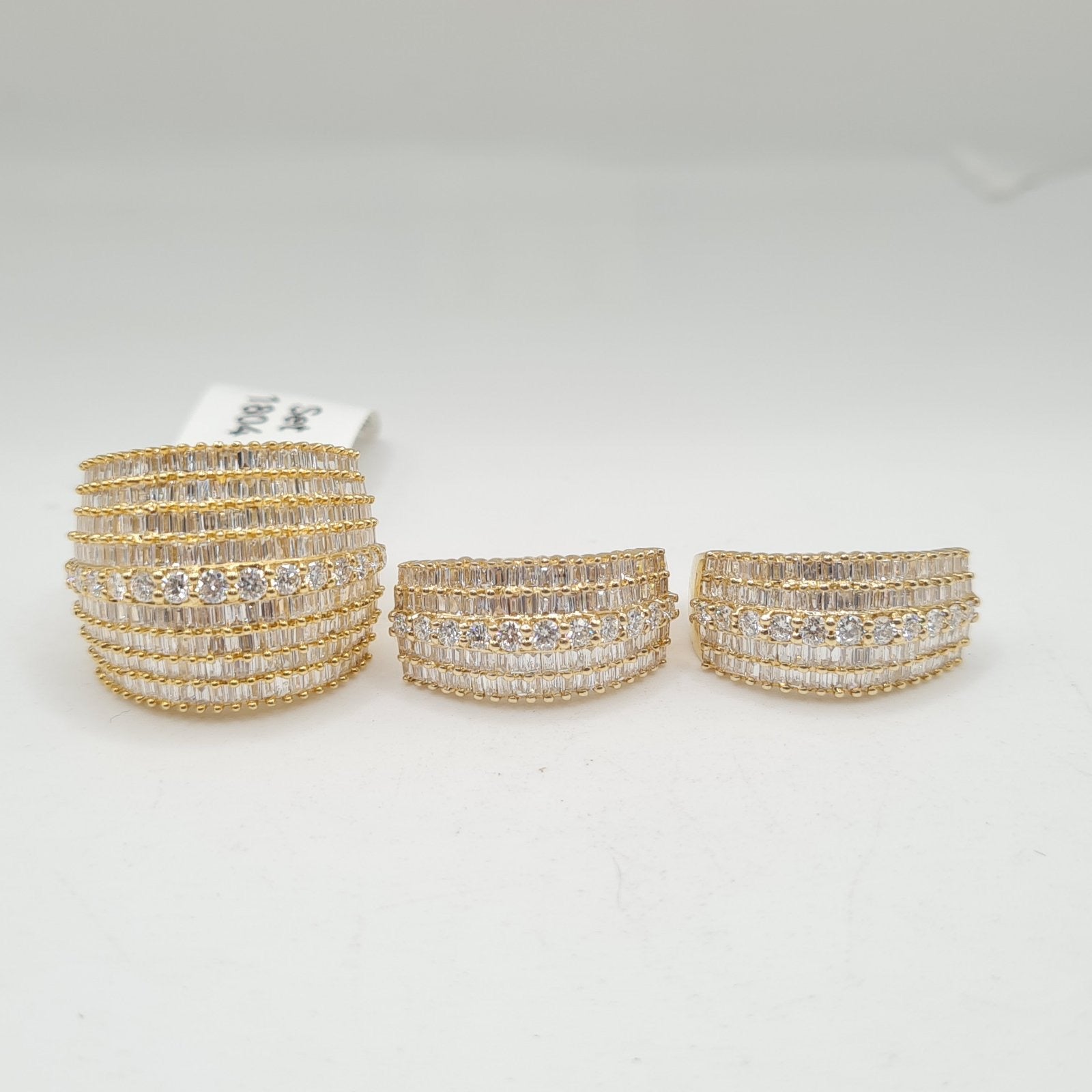 Golden Baguette Round Layered Diamond Jewelry Set 14K