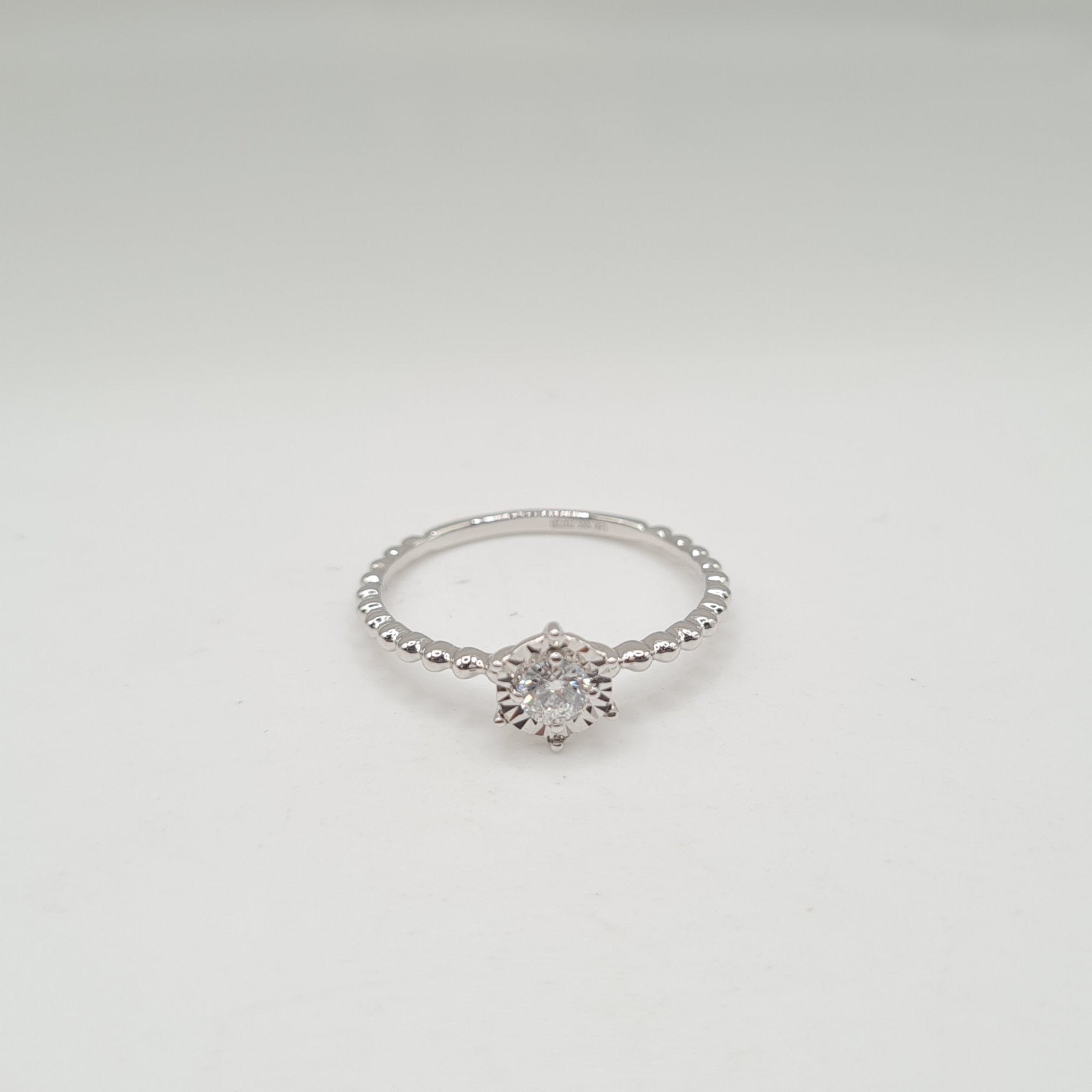 0.18ct Round Diamond Ring 14K