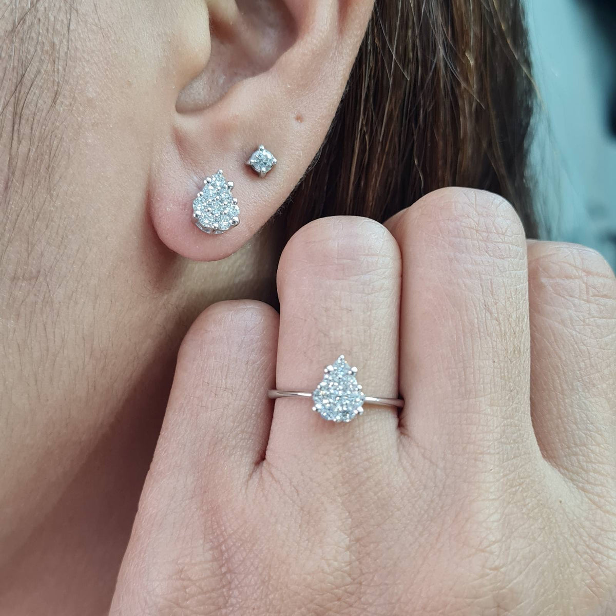 Classic Pear Stud Diamond Jewelry Set 18K