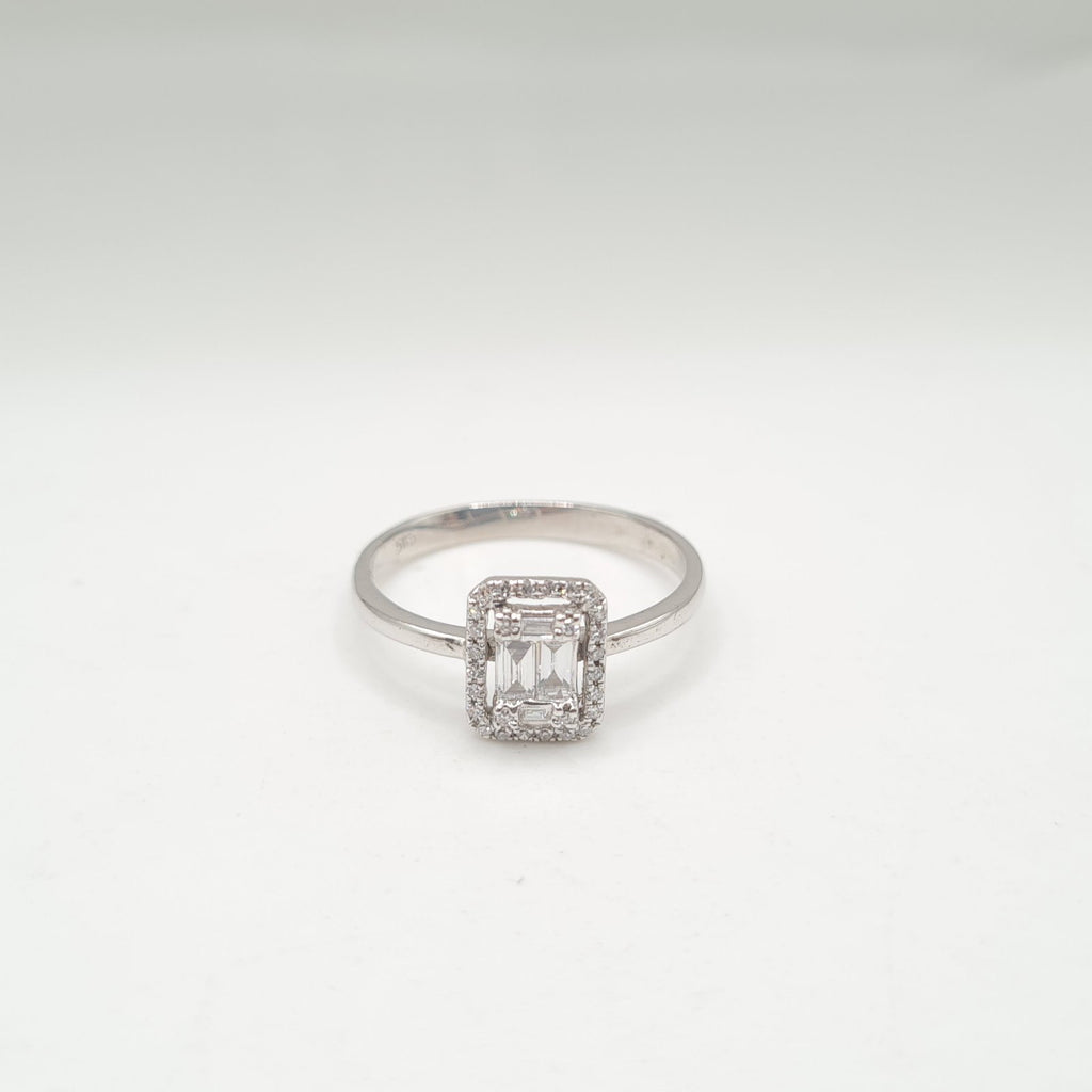 Classic Emerald Halo Diamond Ring 14K