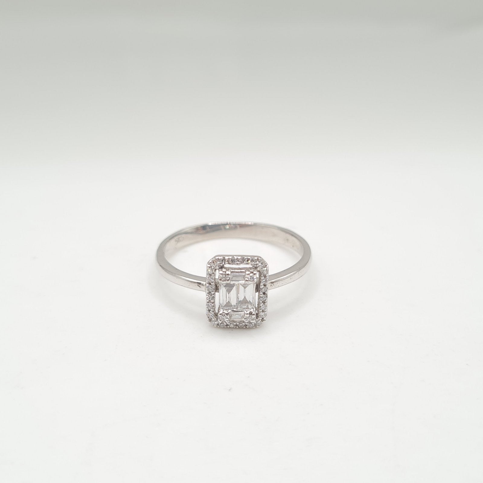 Classic Emerald Halo Diamond Ring 14K