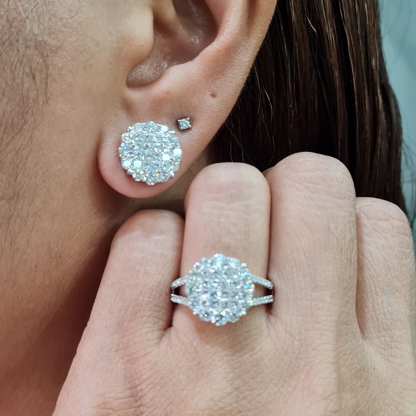 Classic Round Invisible Setting Paved Stud Diamond Jewelry Set 18K