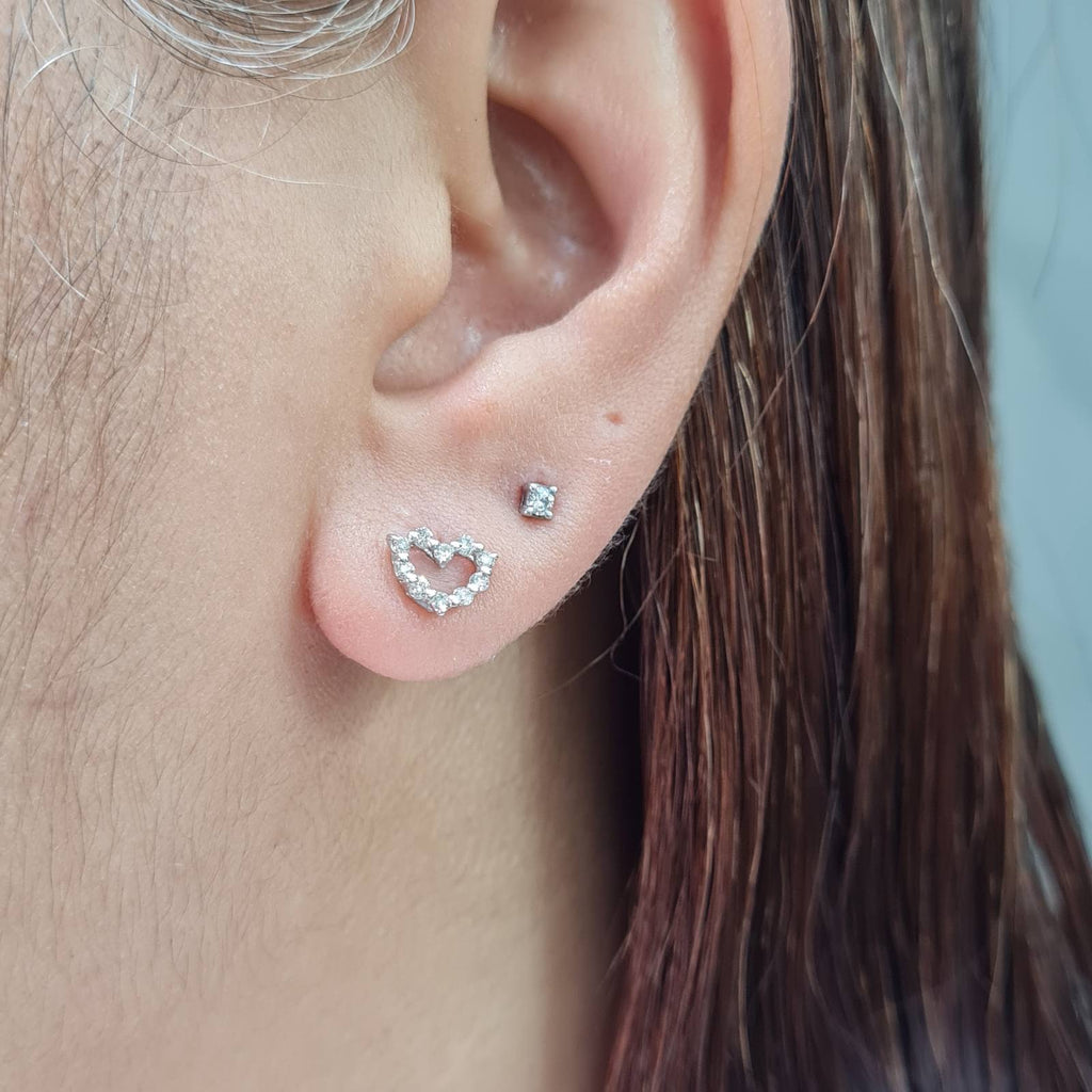 Classic Heart Stud Diamond Earrings 18K