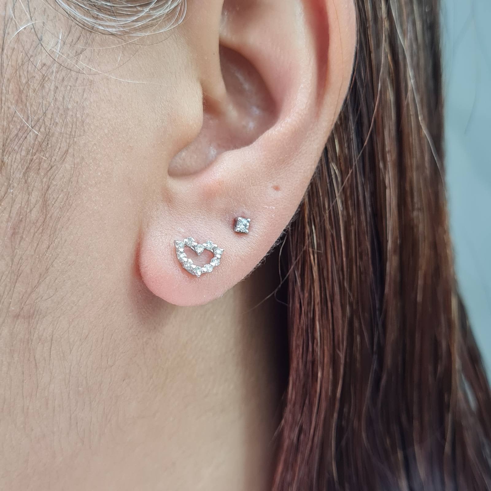 Classic Heart Stud Diamond Earrings 18K