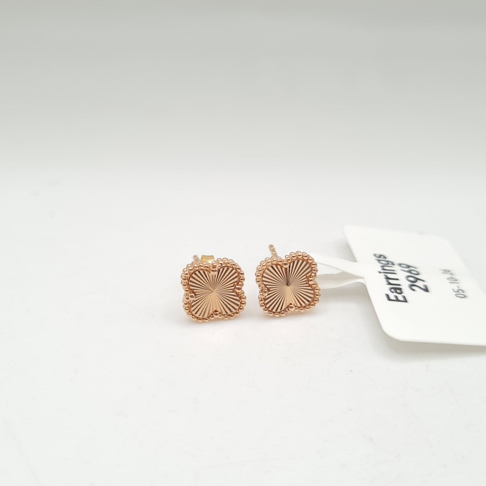 X Dainty Rosegold Clover Stud Earrings 18K