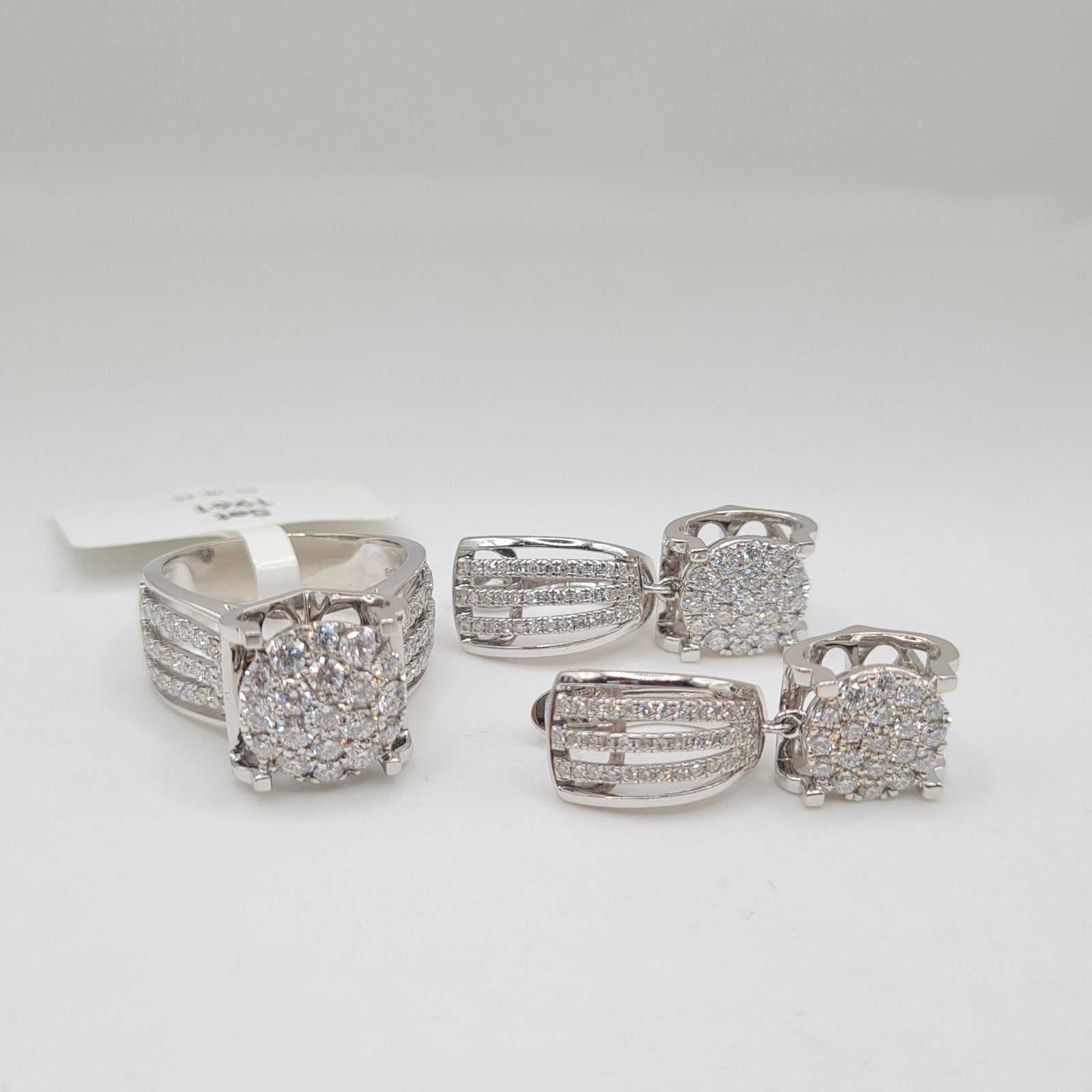 Round Dangling Statement Diamond Jewelry Set 14K