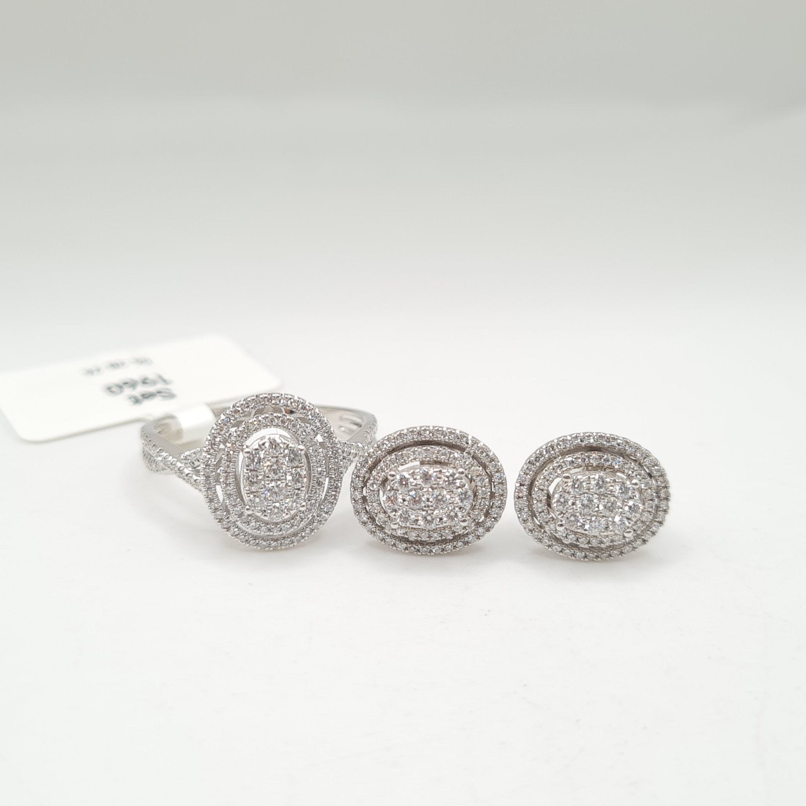 Classic Oval Halo Diamond Jewelry Set 14K