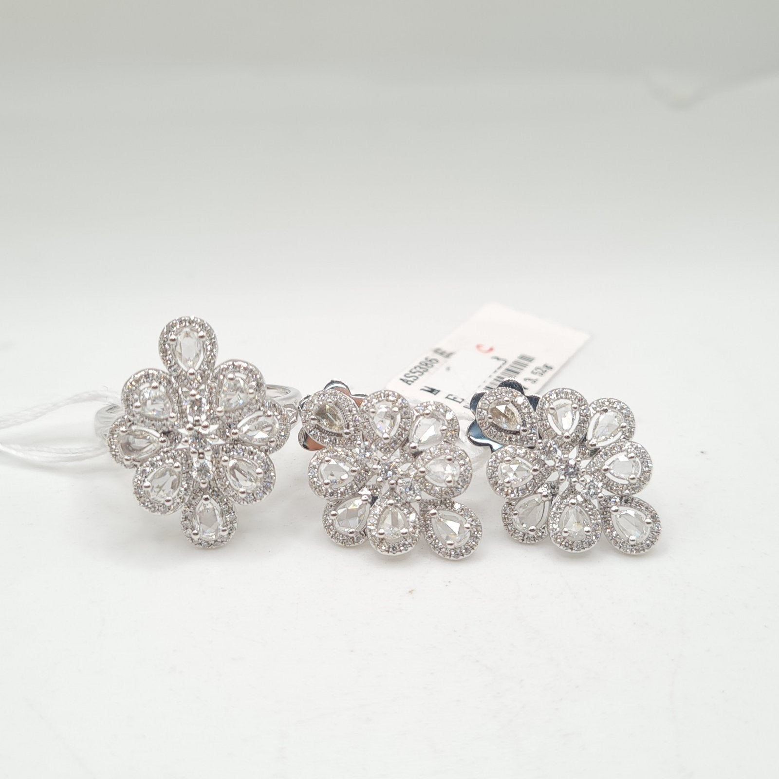 Floral Cluster Diamantes Diamond Jewelry Set 14K