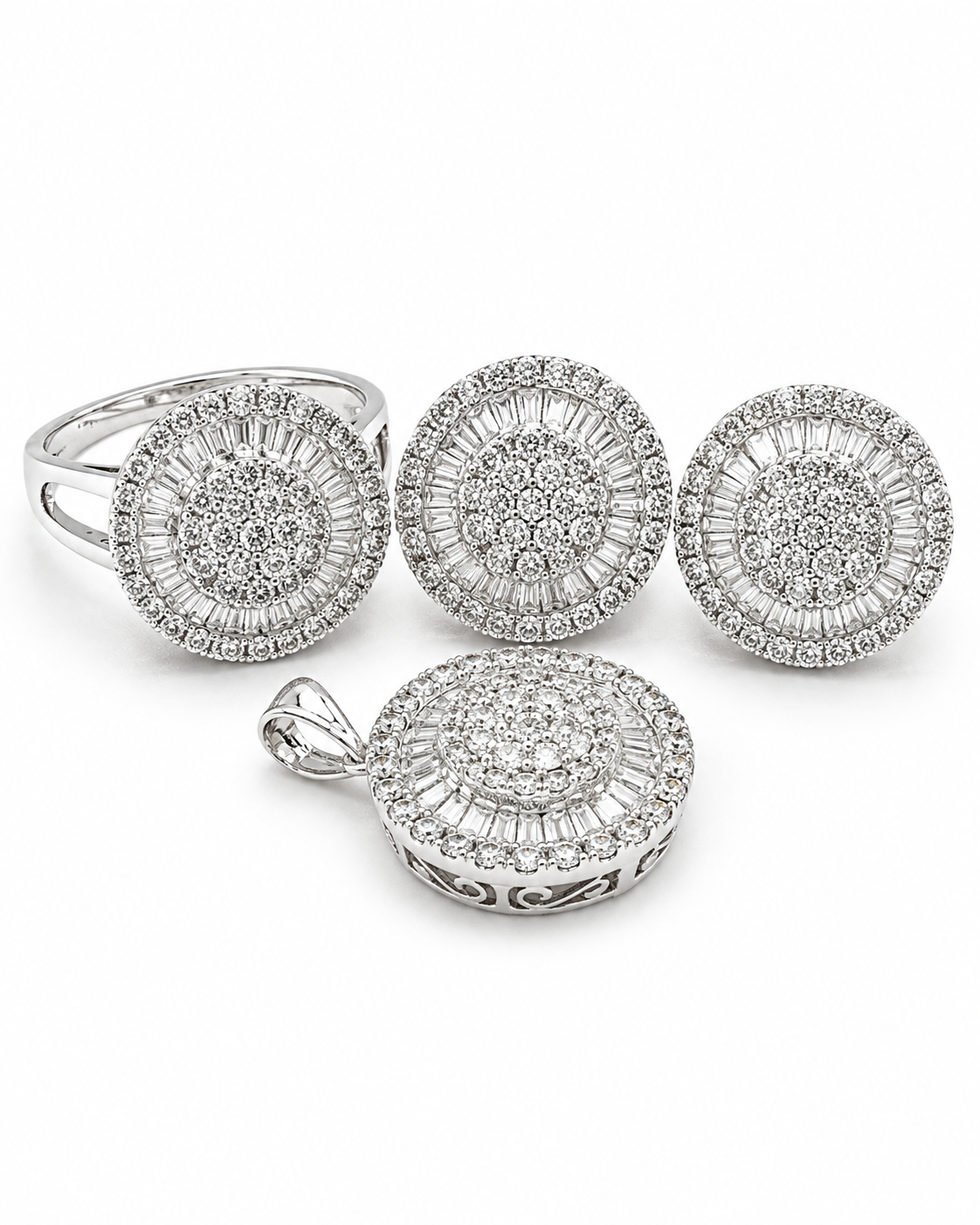 Classic Round Diamond Jewelry Set 18K