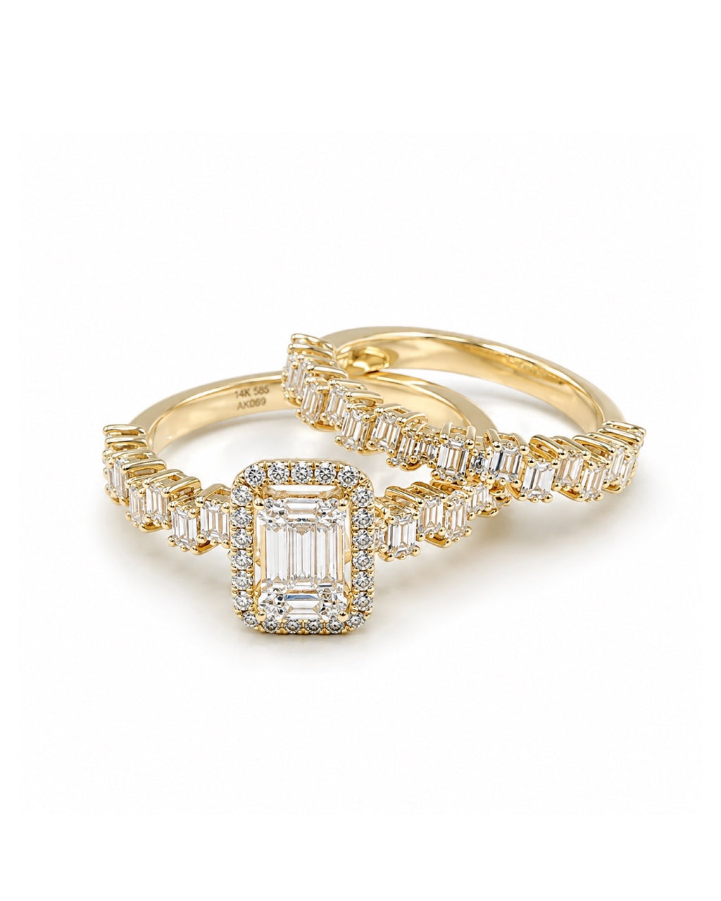 Classic Emerald Twin Diamond Ring 14K