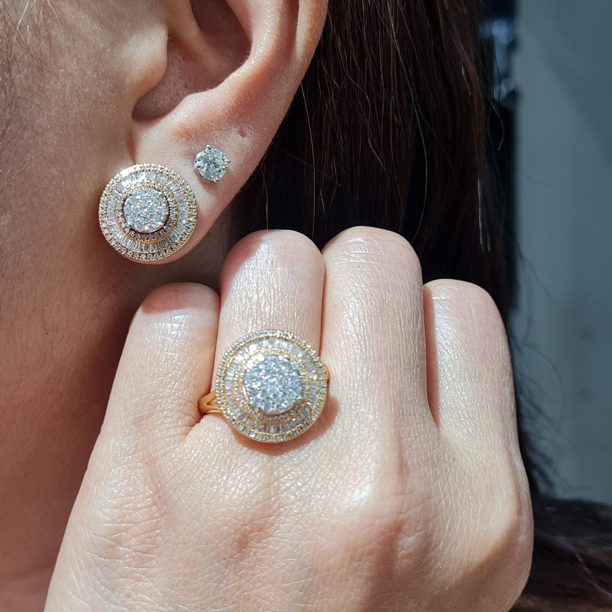 Golden Classic Round Halo Diamond Jewelry Set 14K