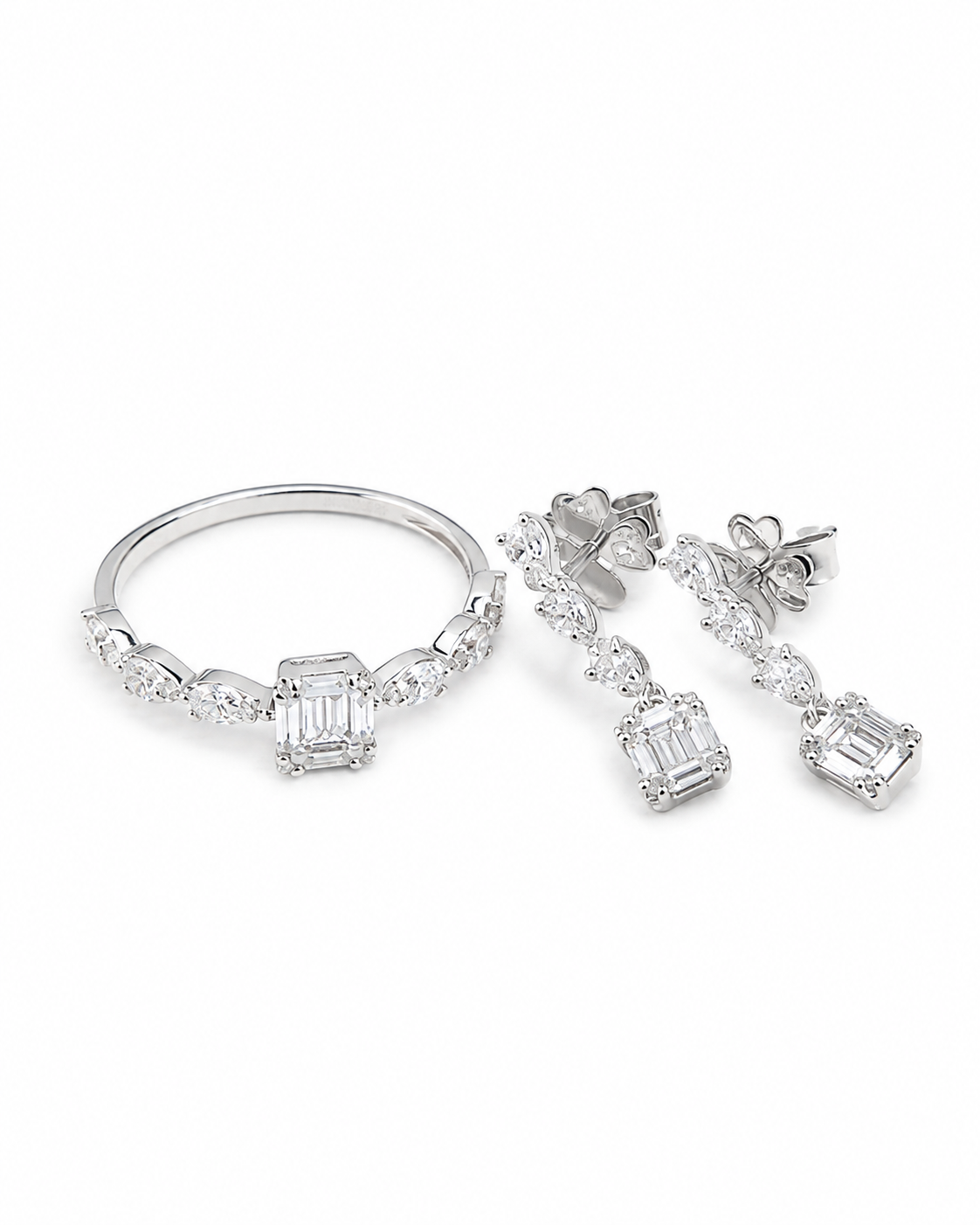 Classic Emerald Paved Dangle Diamond Jewelry Set 14K