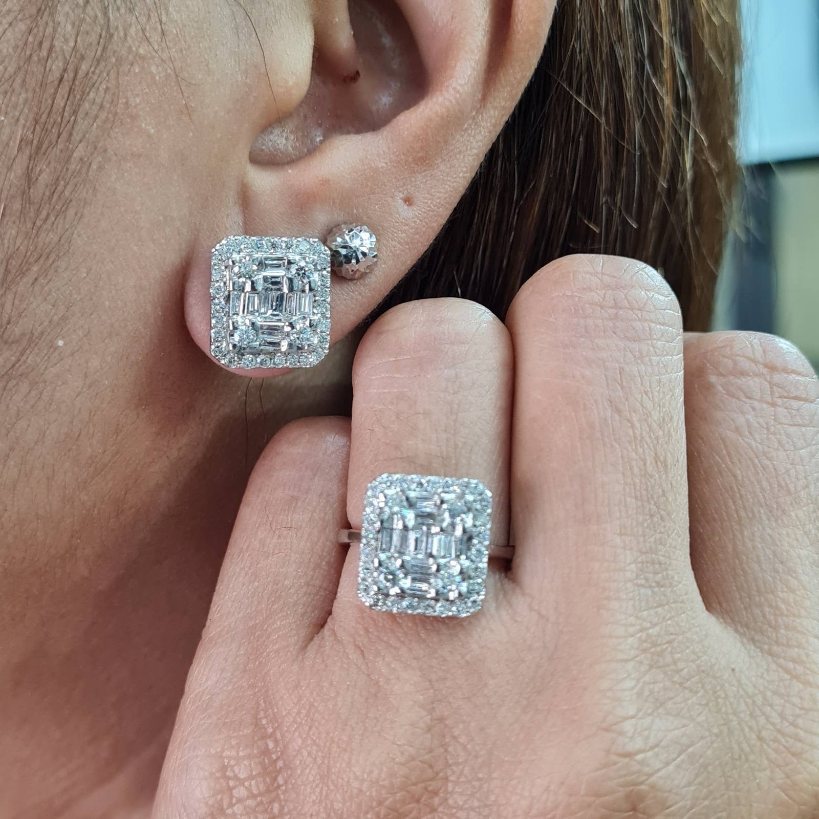 Classic Emerald Baguette Stud Diamond Jewelry Set 14K