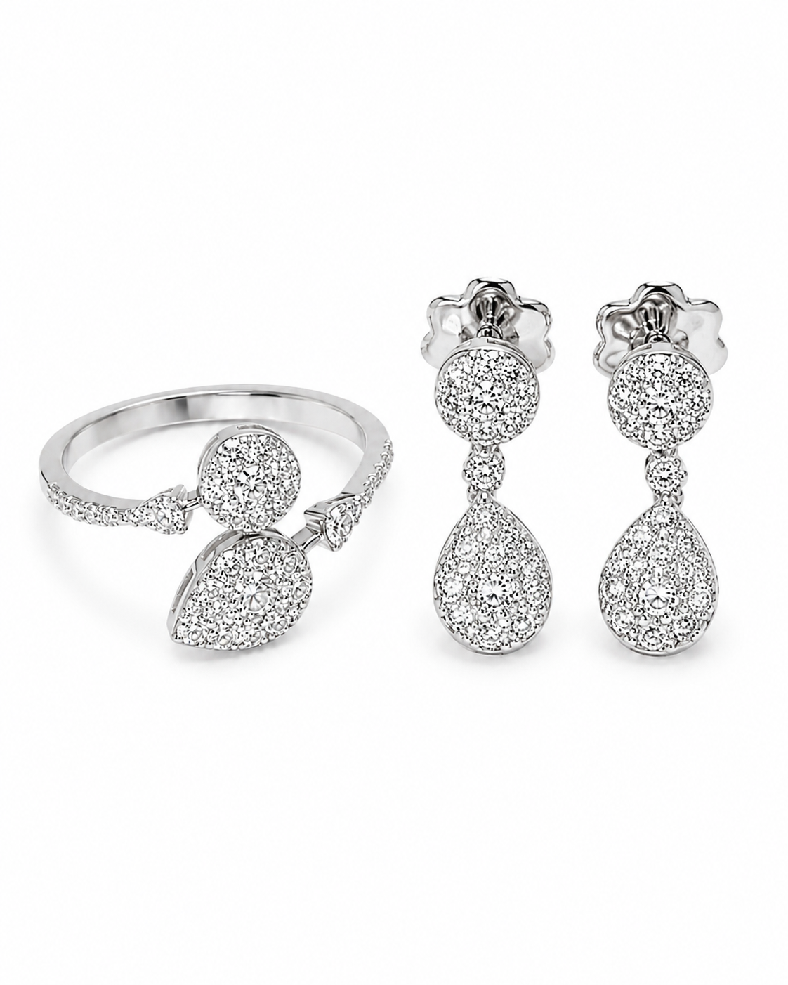 Classic Pear Dangling Diamond Jewelry Set 14K