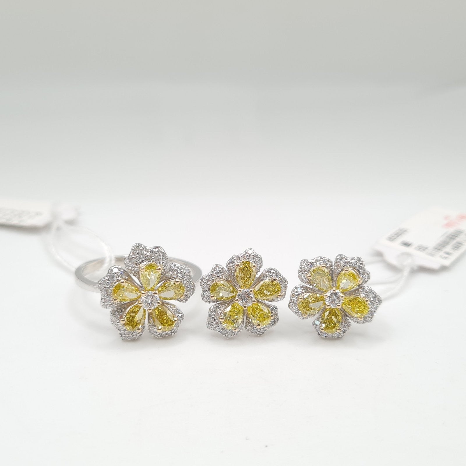 Flower Yellow Diamonds Jewelry Set
