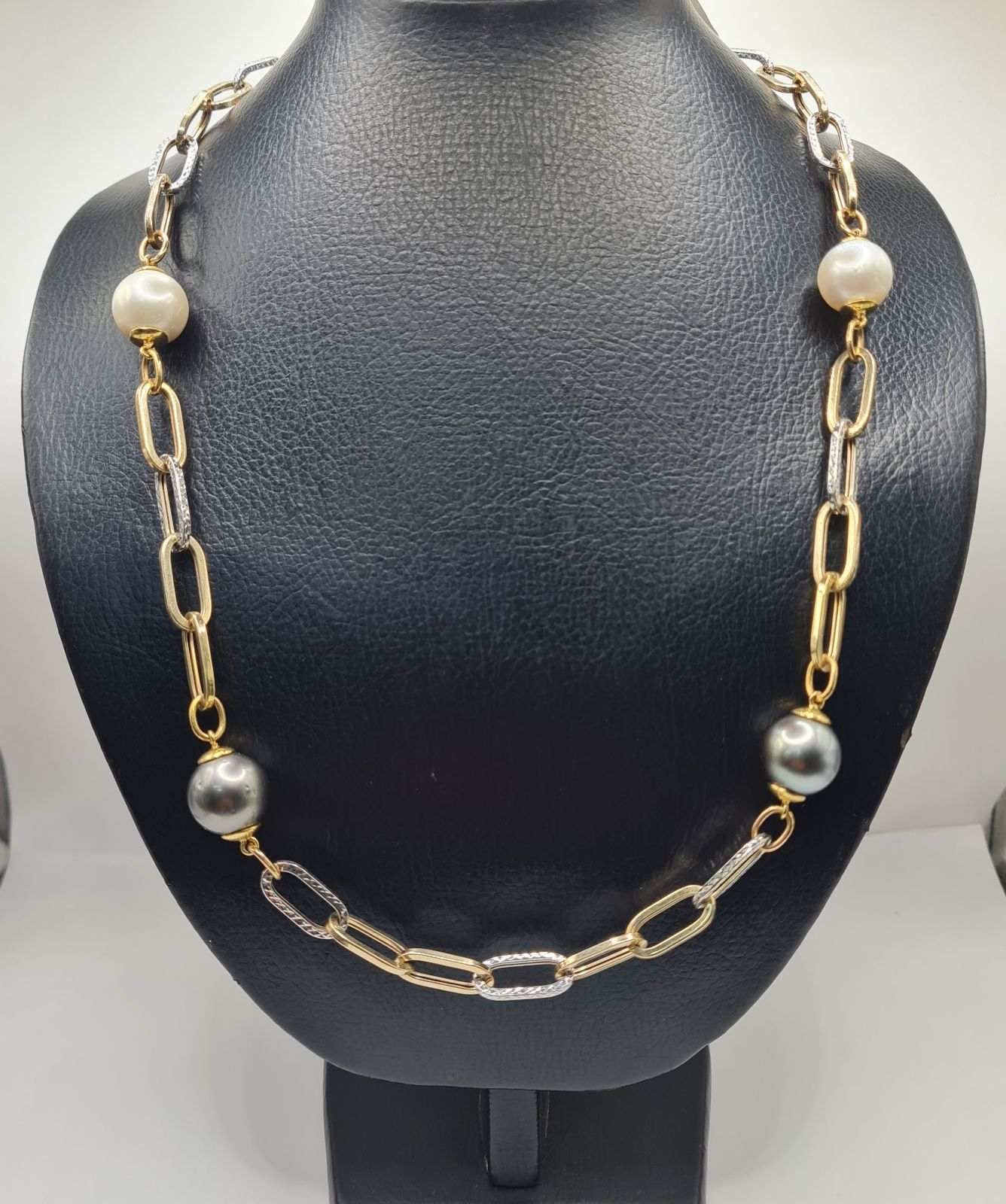 13.5mm White-Black Station Pearl Necklace