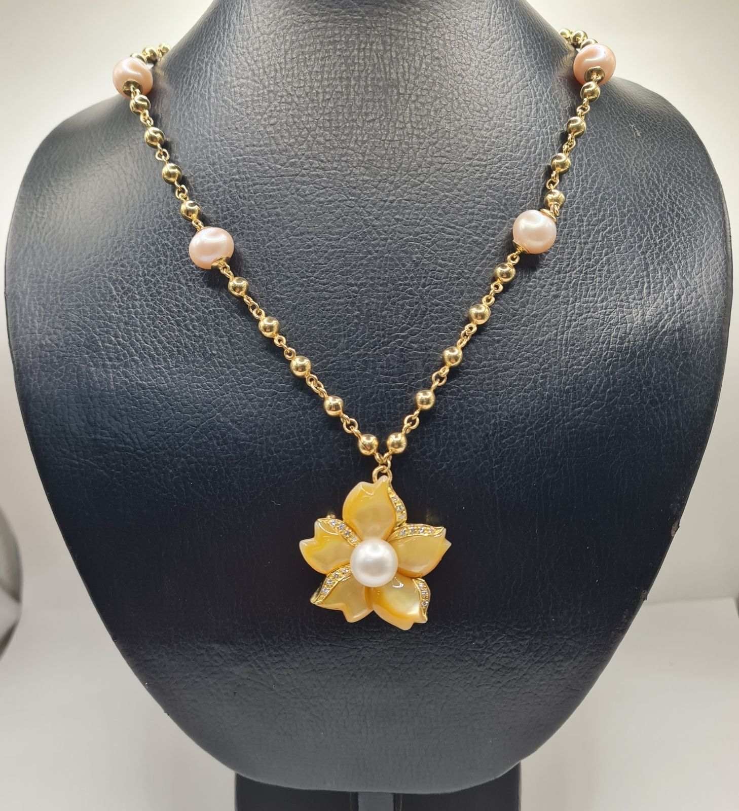 Golden Yellow Flower Pearl Center Necklace 18K