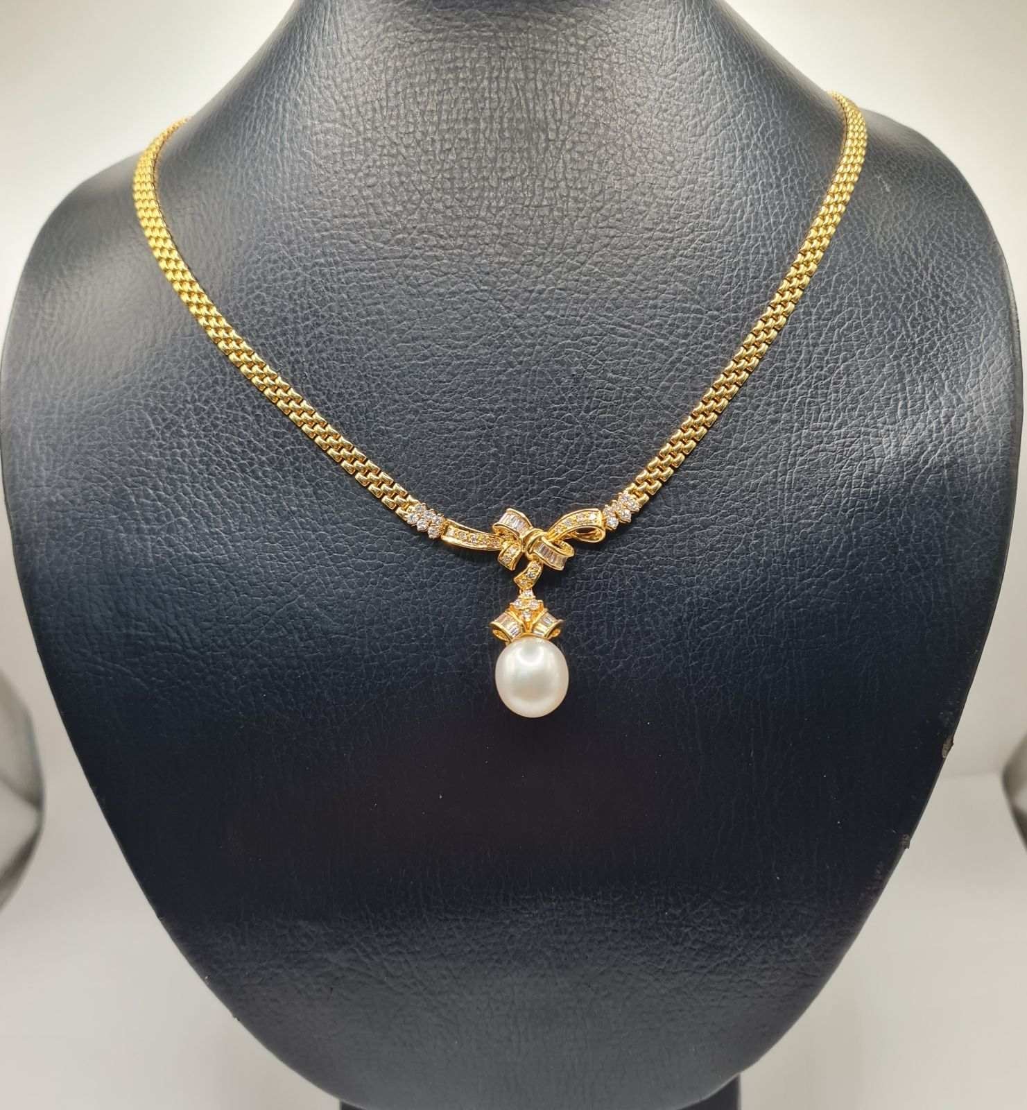 Bow Chain Drop Diamond Pearl Necklace 18K