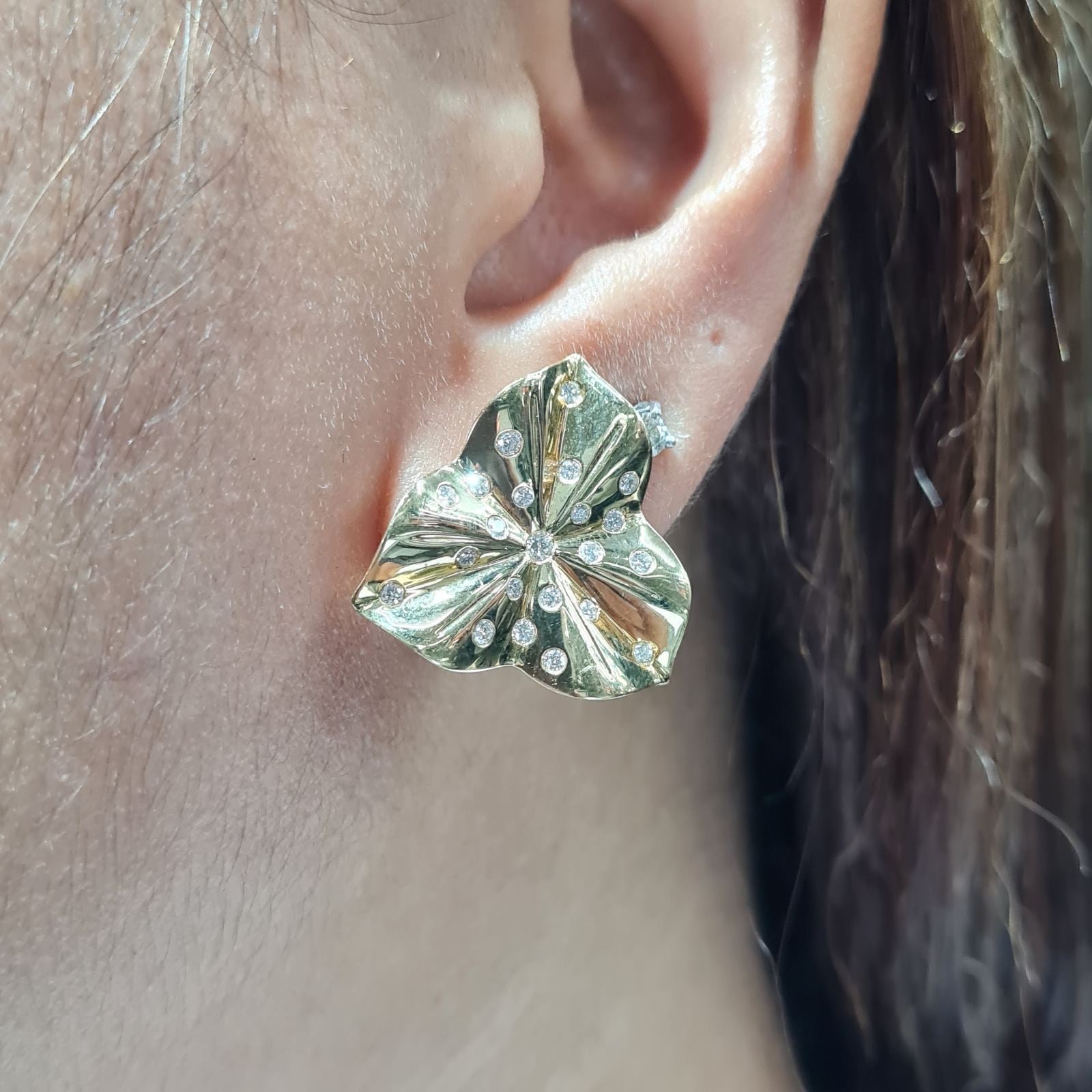 Golden Floral Diamond Earrings 18K