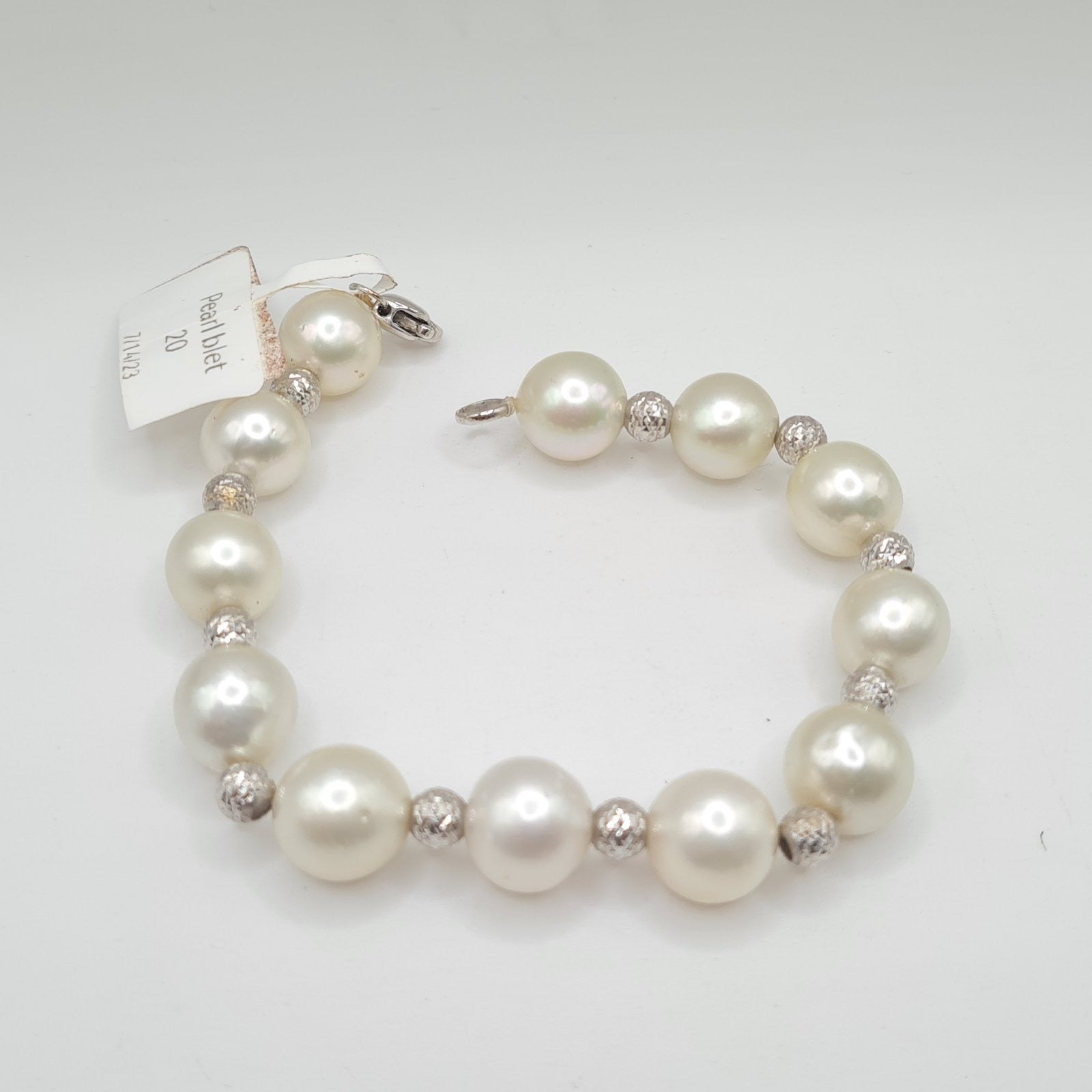 Running Ball Fresh Water Pearl Bracelet 14k