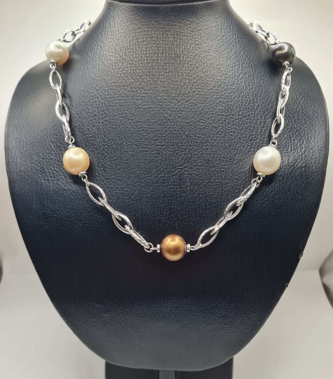Mixed Colored Station Pearl Necklace 18K