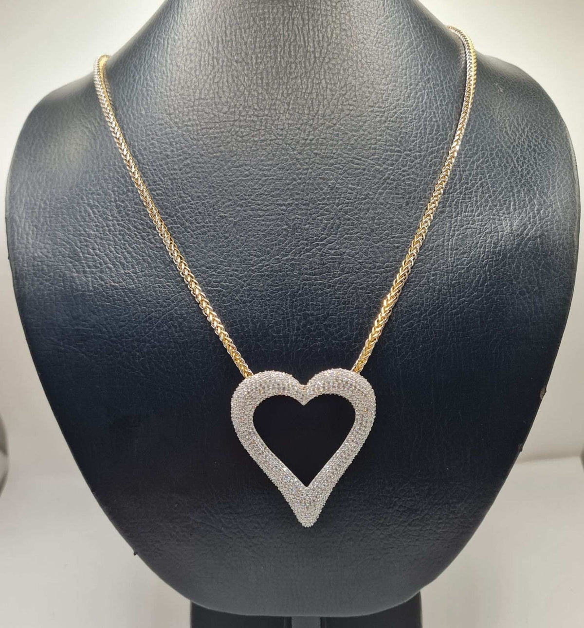 Classic Heart Large Diamond Necklace 18K