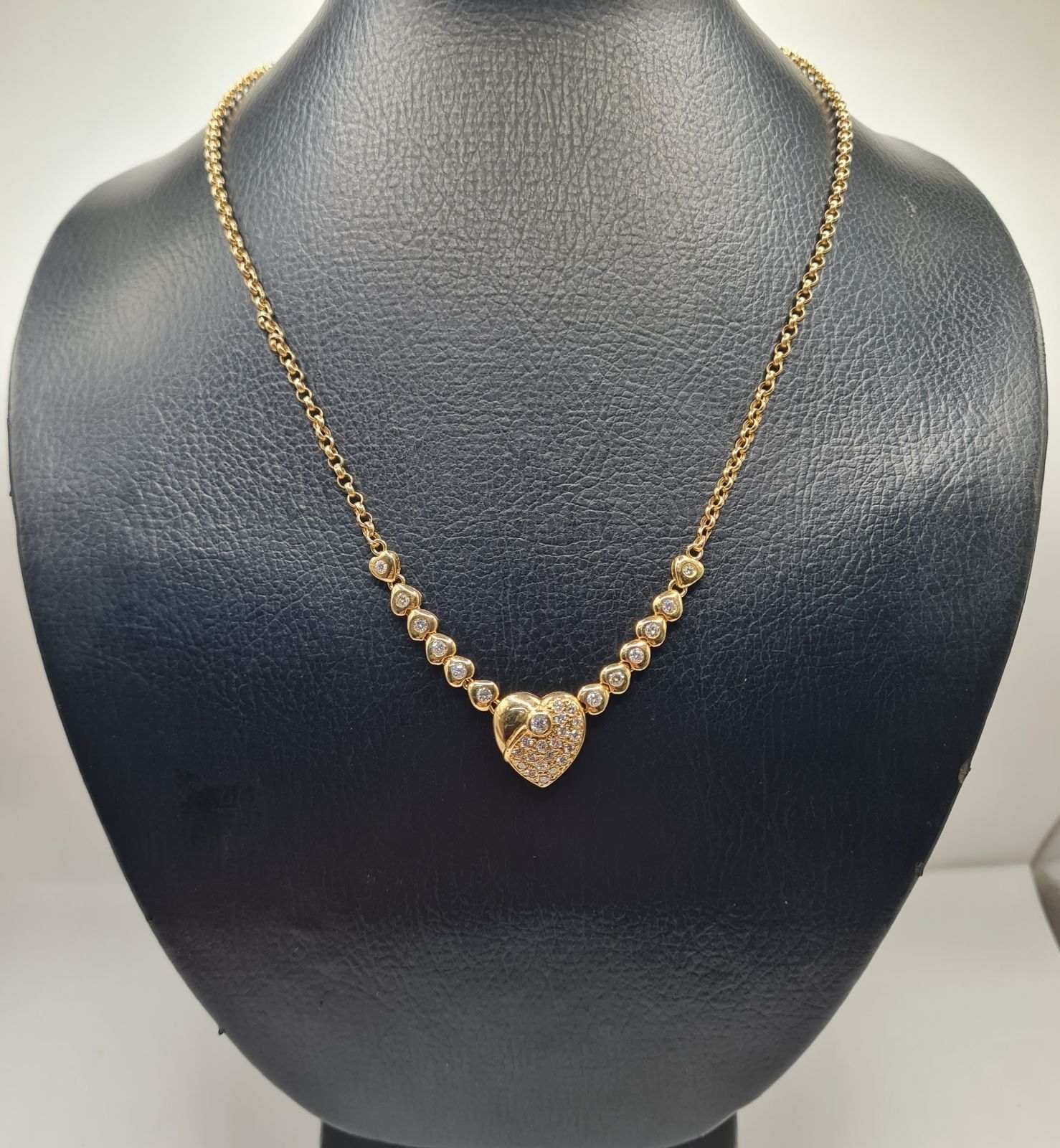 Classic Heart Center Piece Golden Beaded Diamond Necklace 18K