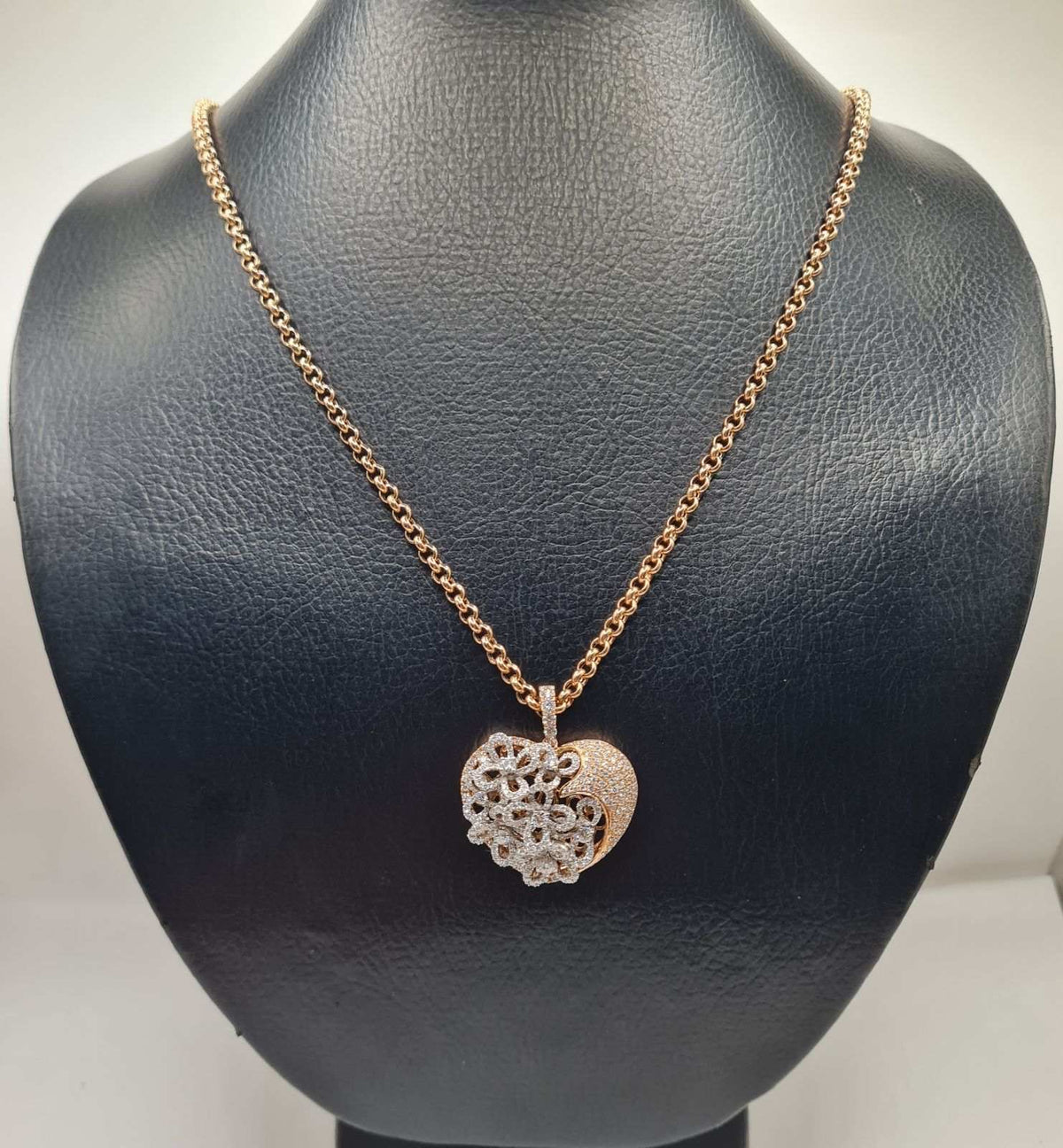 Classic Heart Studded Diamond Pave Rope Chain Necklace 18K